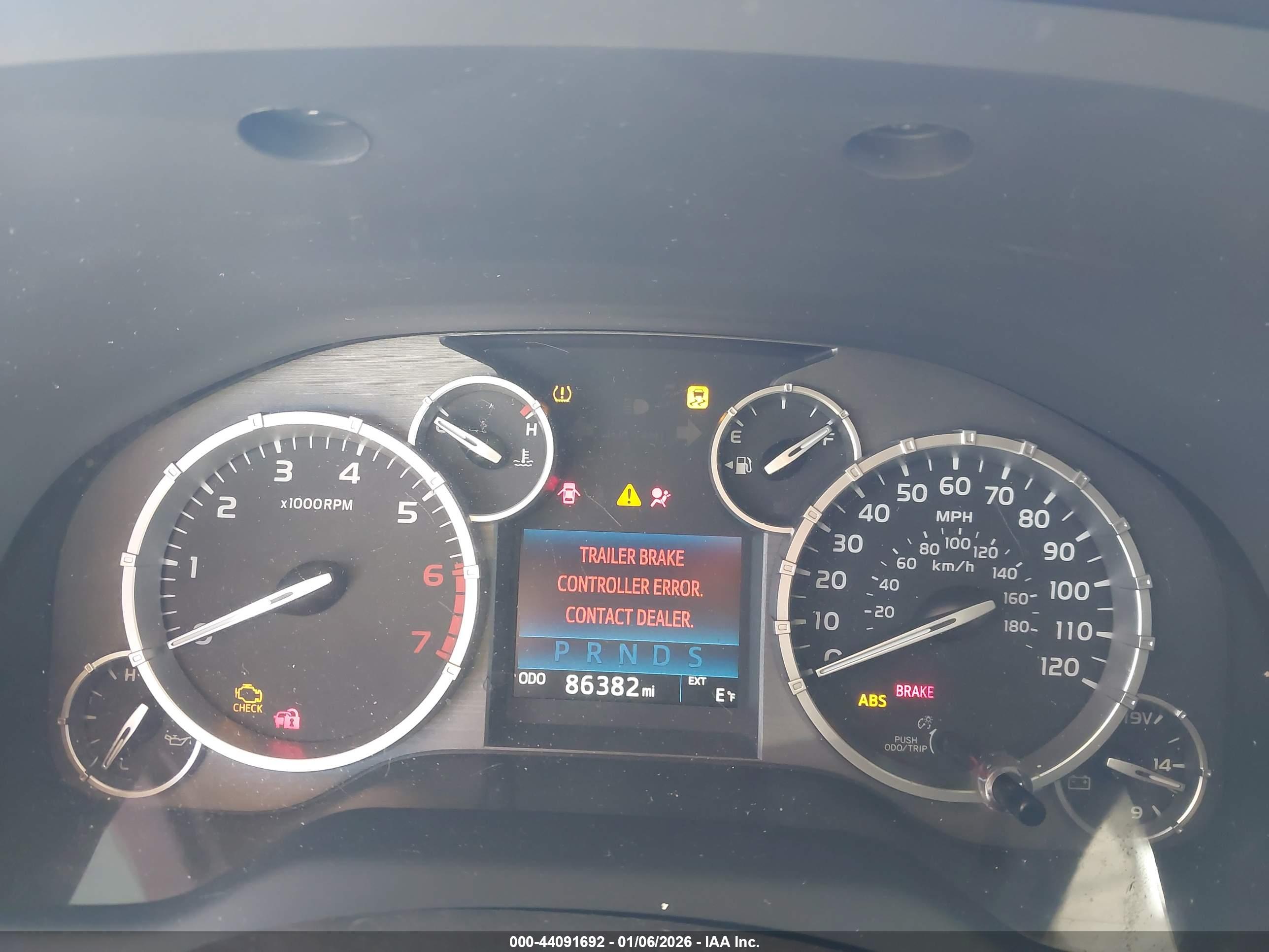 TOYOTA TUNDRA image 7