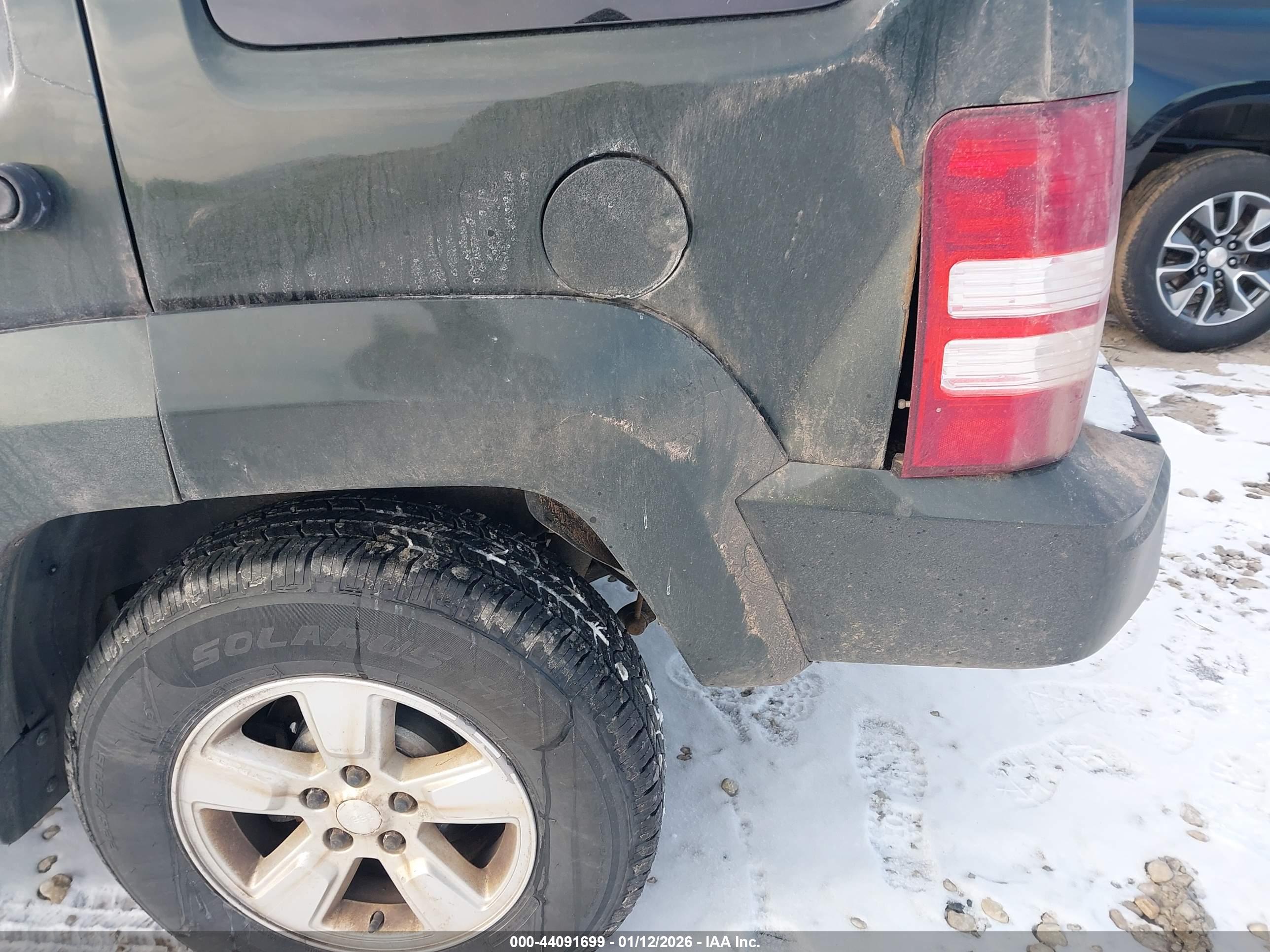JEEP LIBERTY image 6