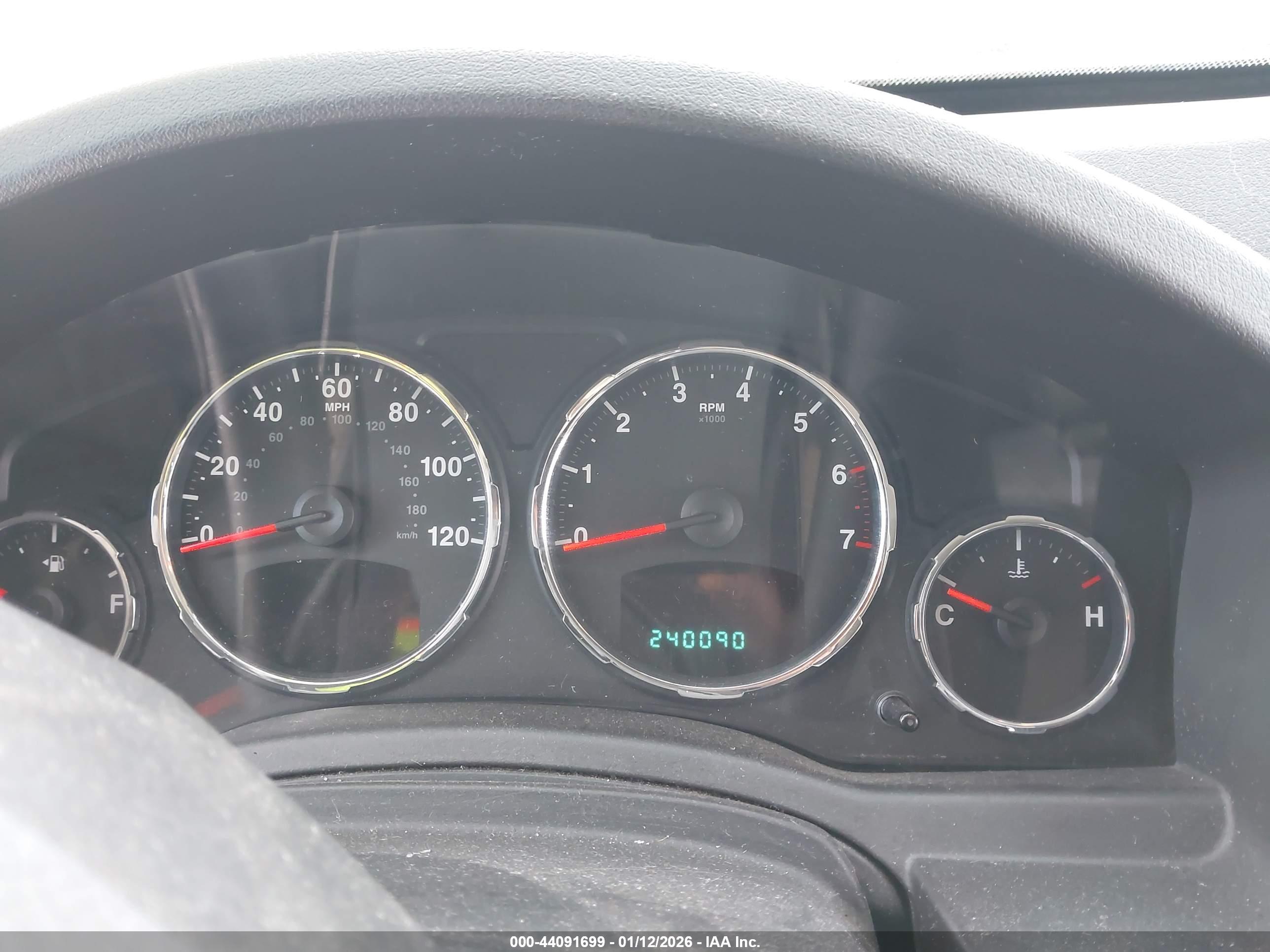 JEEP LIBERTY image 7