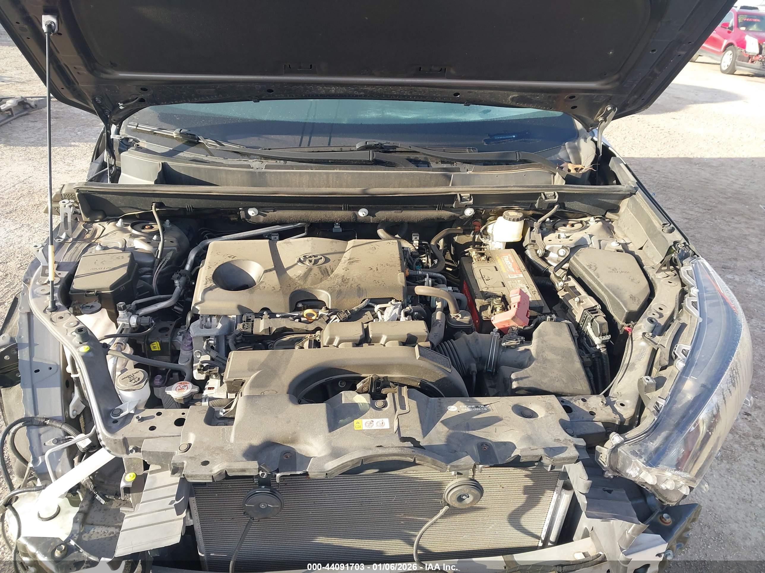 TOYOTA RAV4 image 10