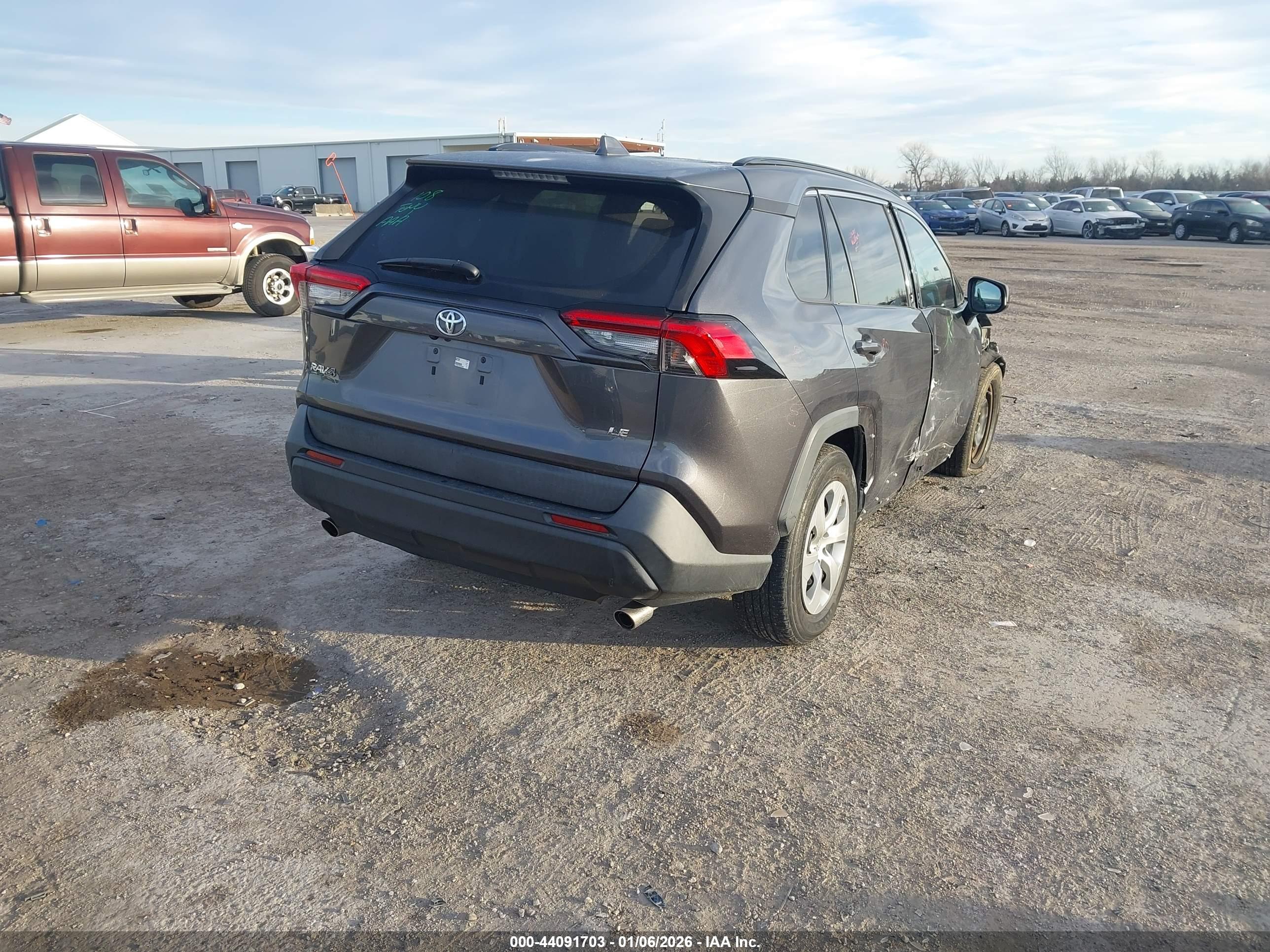 TOYOTA RAV4 image 4