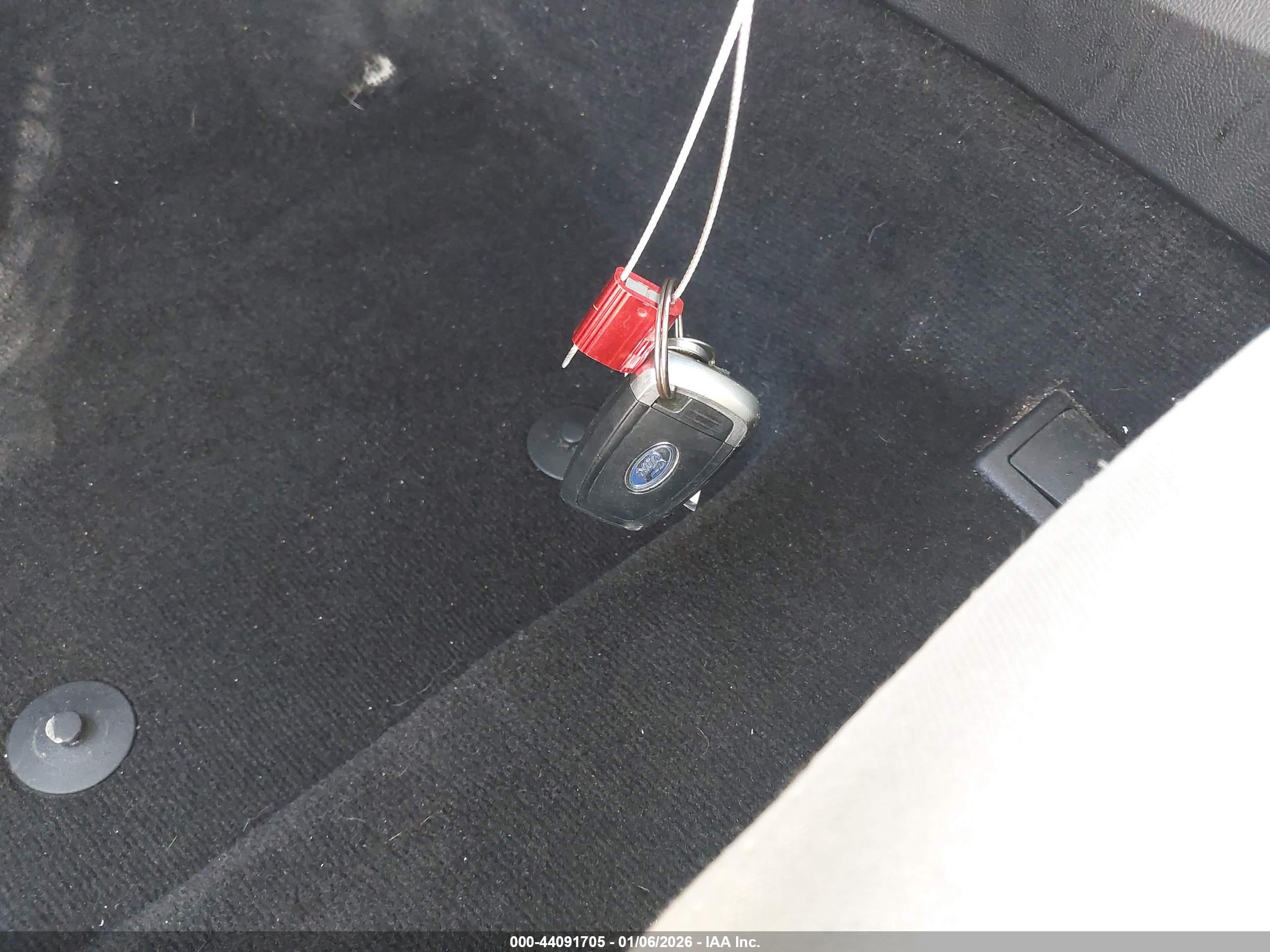 FORD FUSION image 11