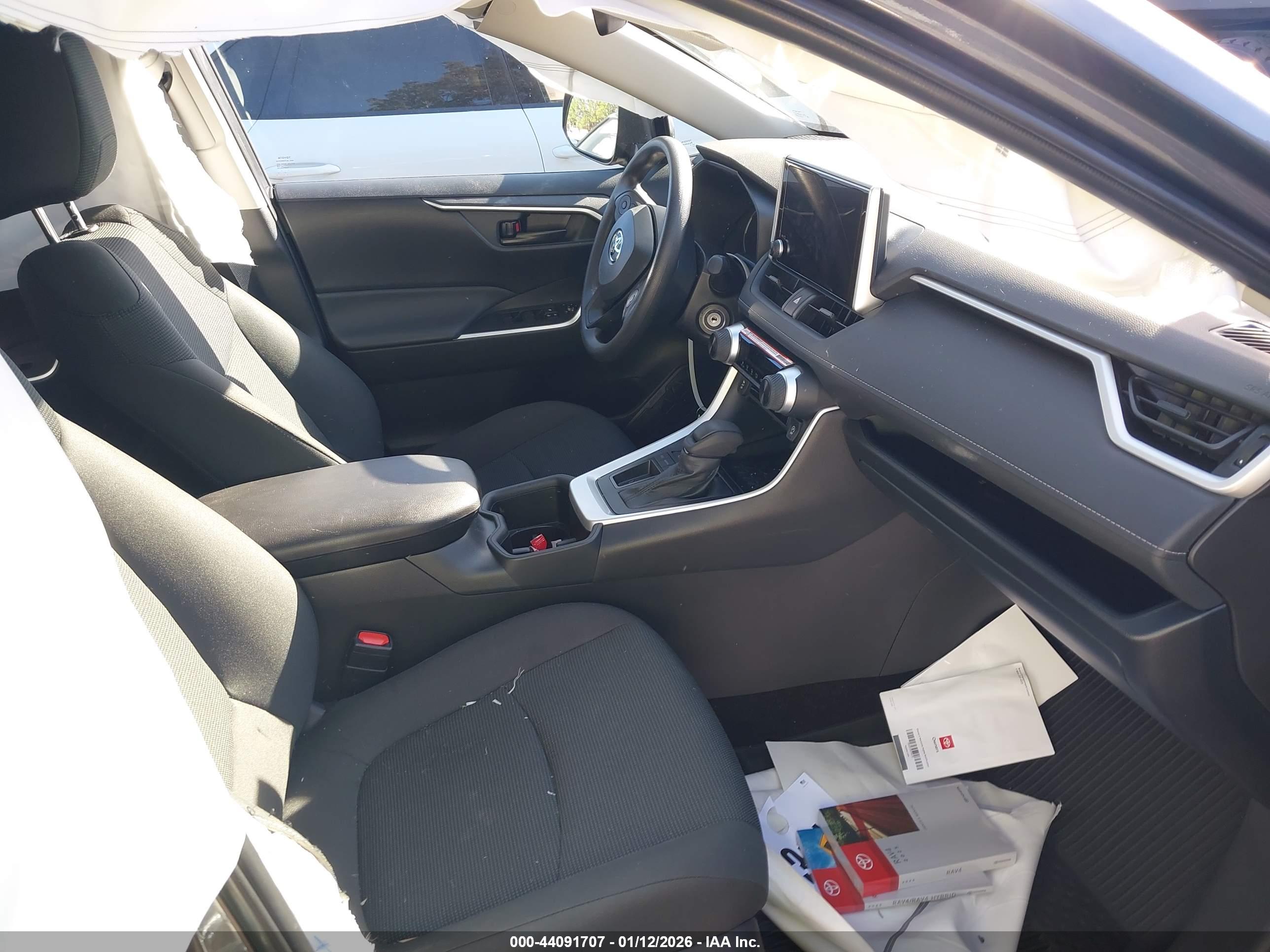 TOYOTA RAV4 image 5