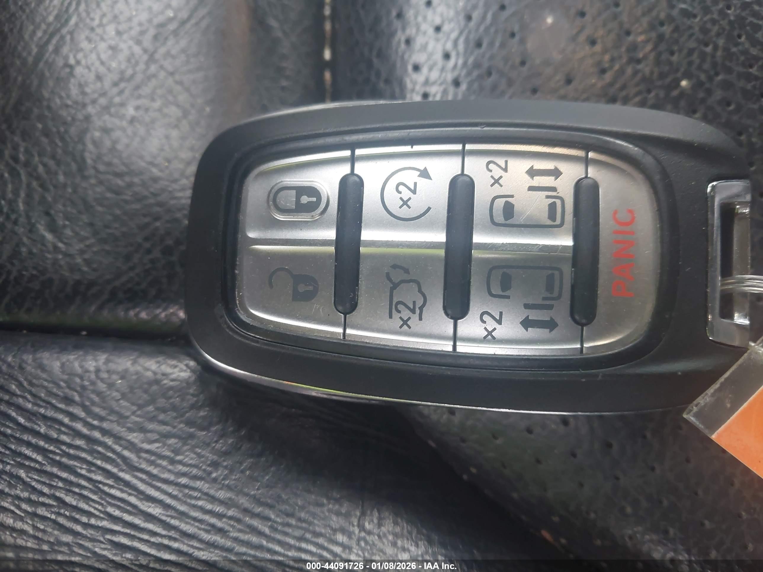 CHRYSLER PACIFICA image 11