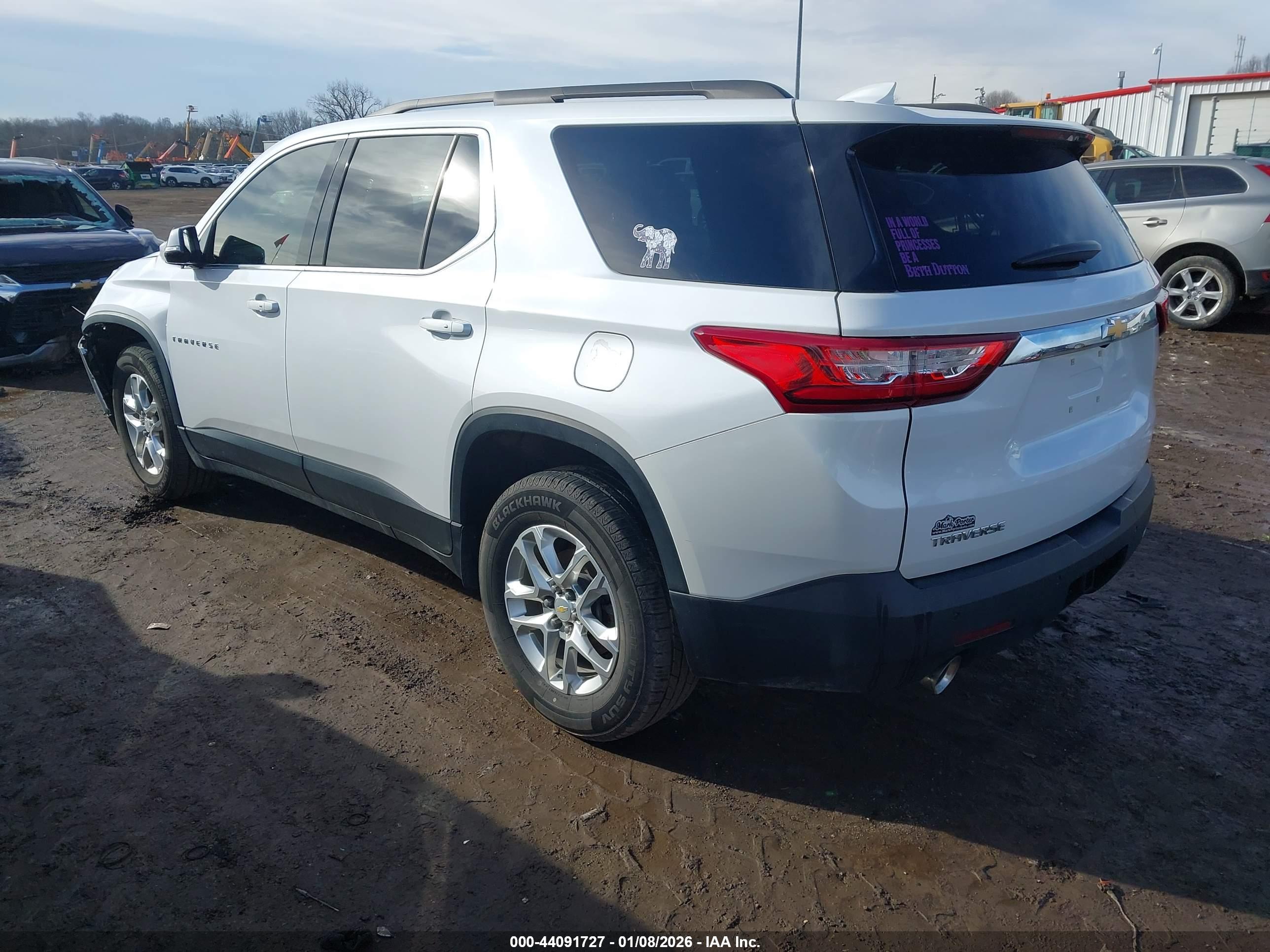 CHEVROLET TRAVERSE image 3