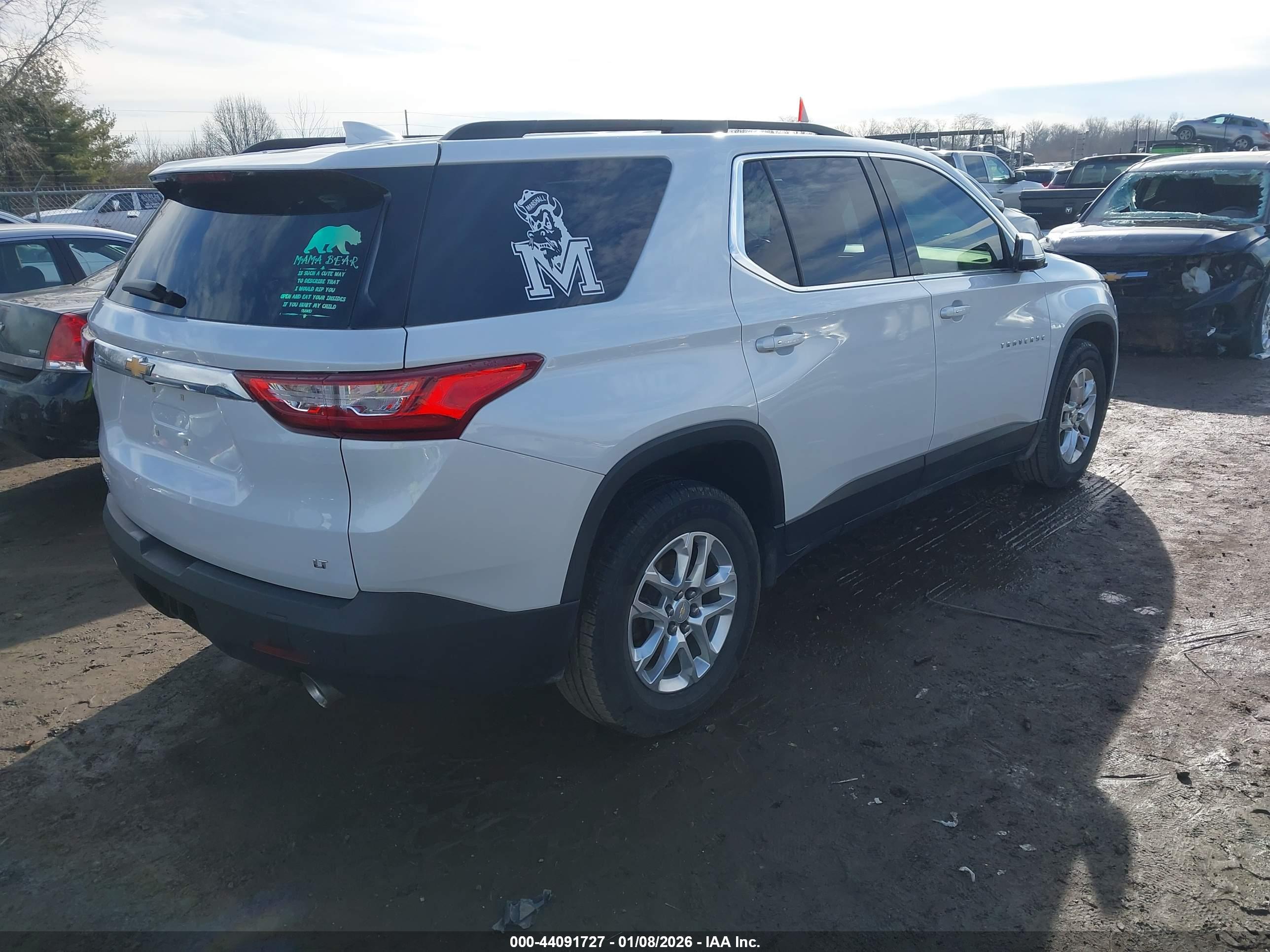 CHEVROLET TRAVERSE image 4