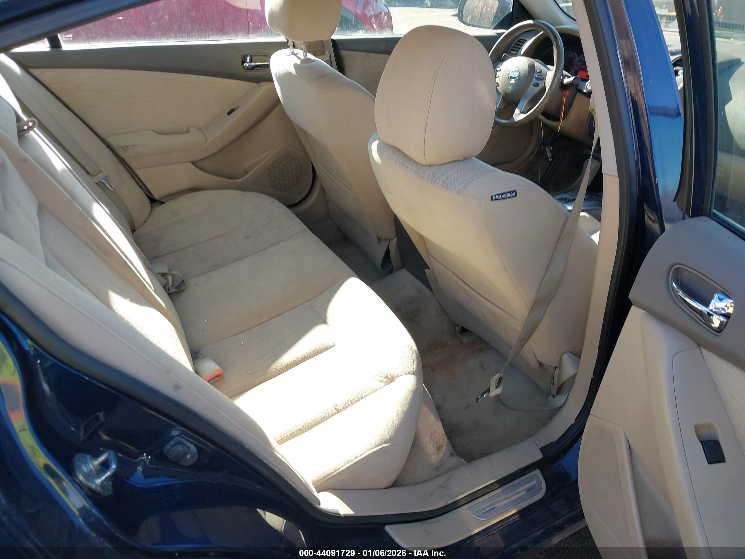 NISSAN ALTIMA image 8