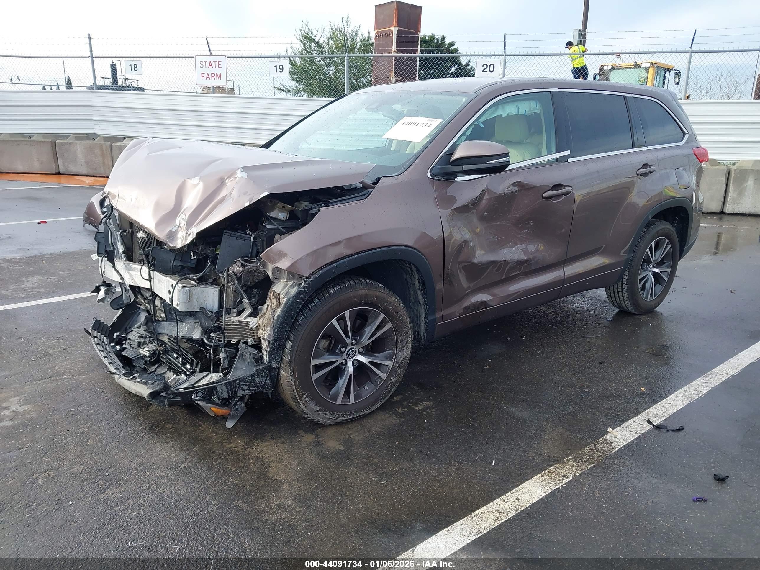 TOYOTA HIGHLANDER image 2