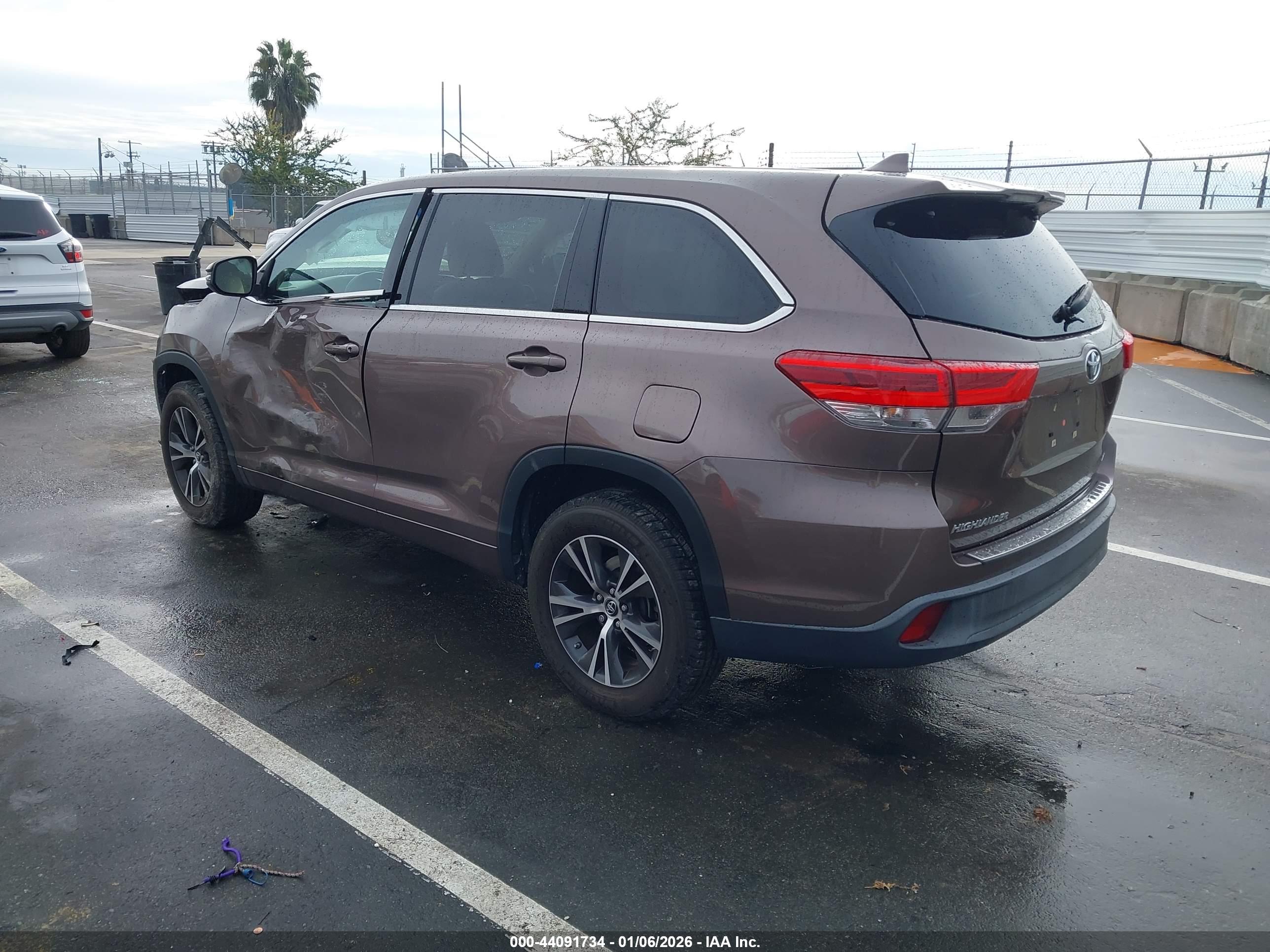 TOYOTA HIGHLANDER image 3