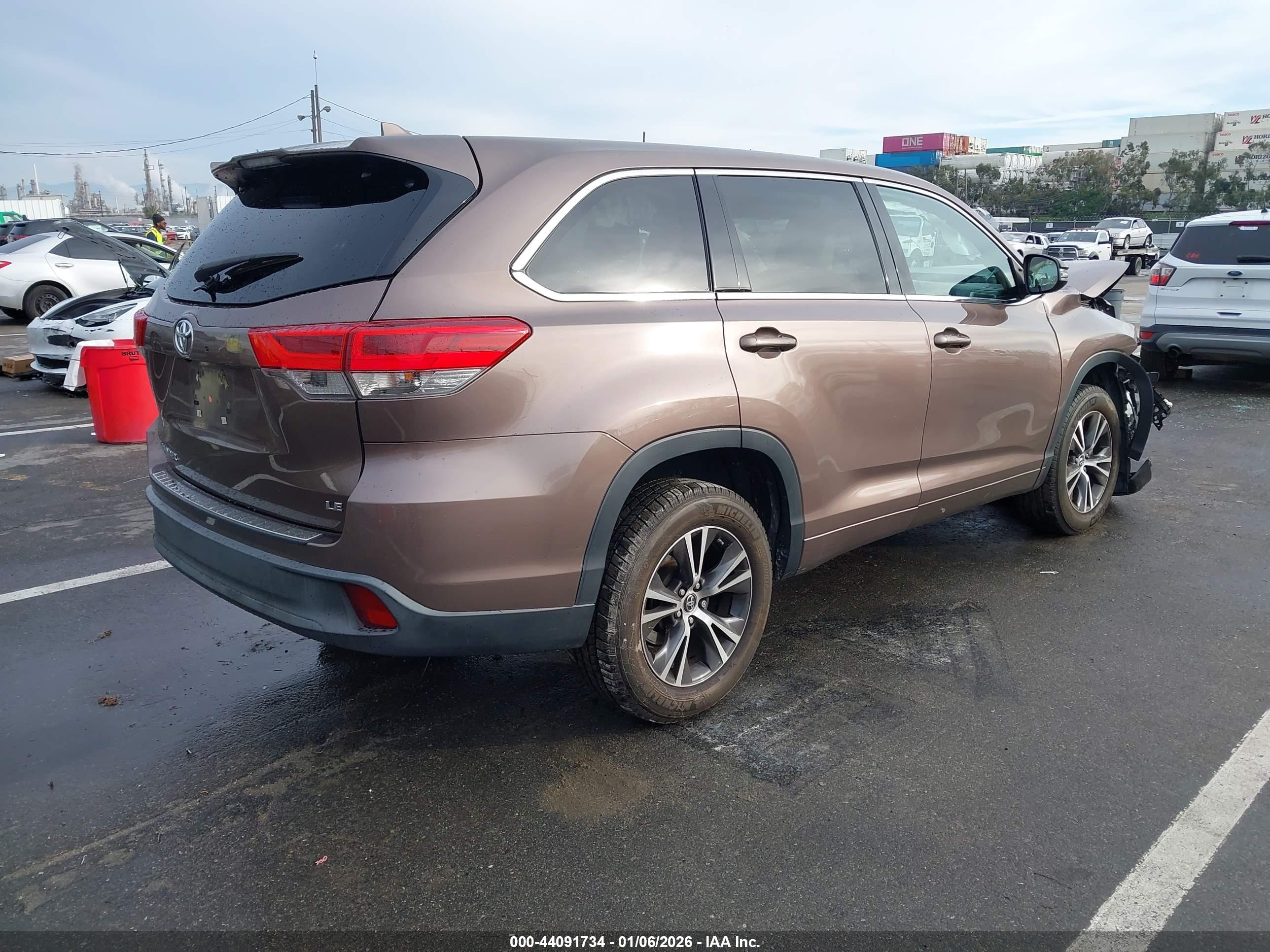 TOYOTA HIGHLANDER image 4