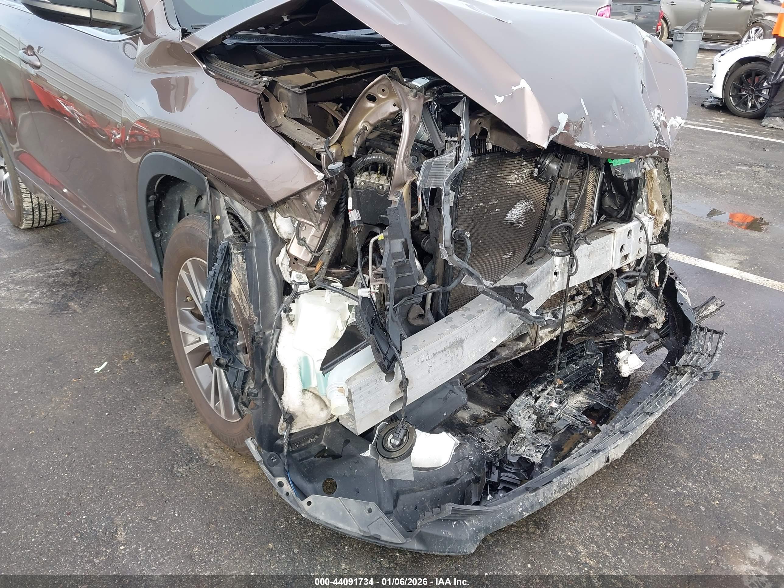 TOYOTA HIGHLANDER image 6