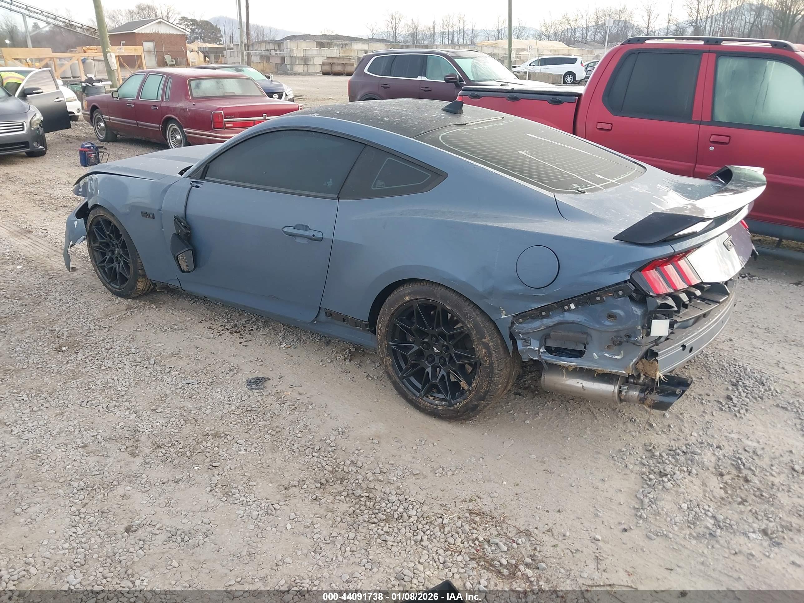 FORD MUSTANG image 3