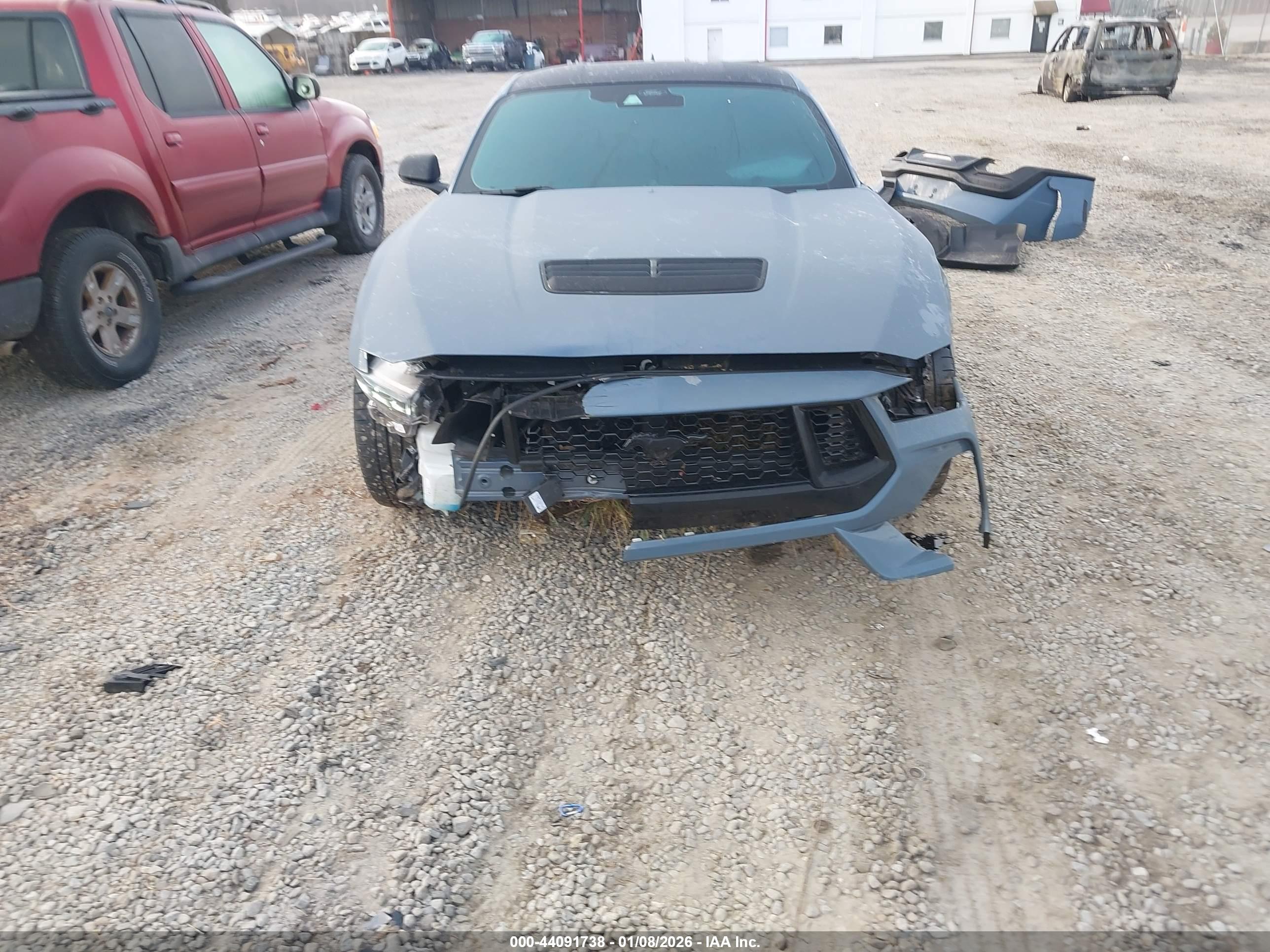 FORD MUSTANG image 6