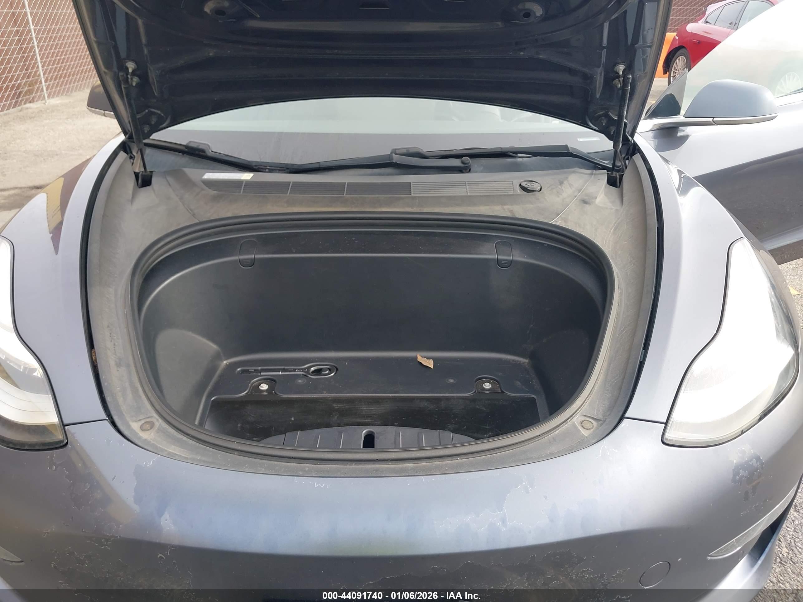 TESLA MODEL image 10
