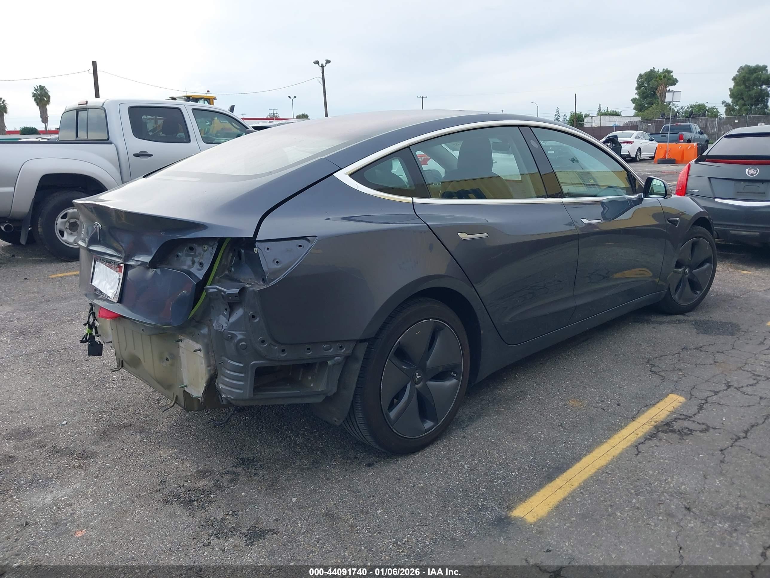 TESLA MODEL image 4