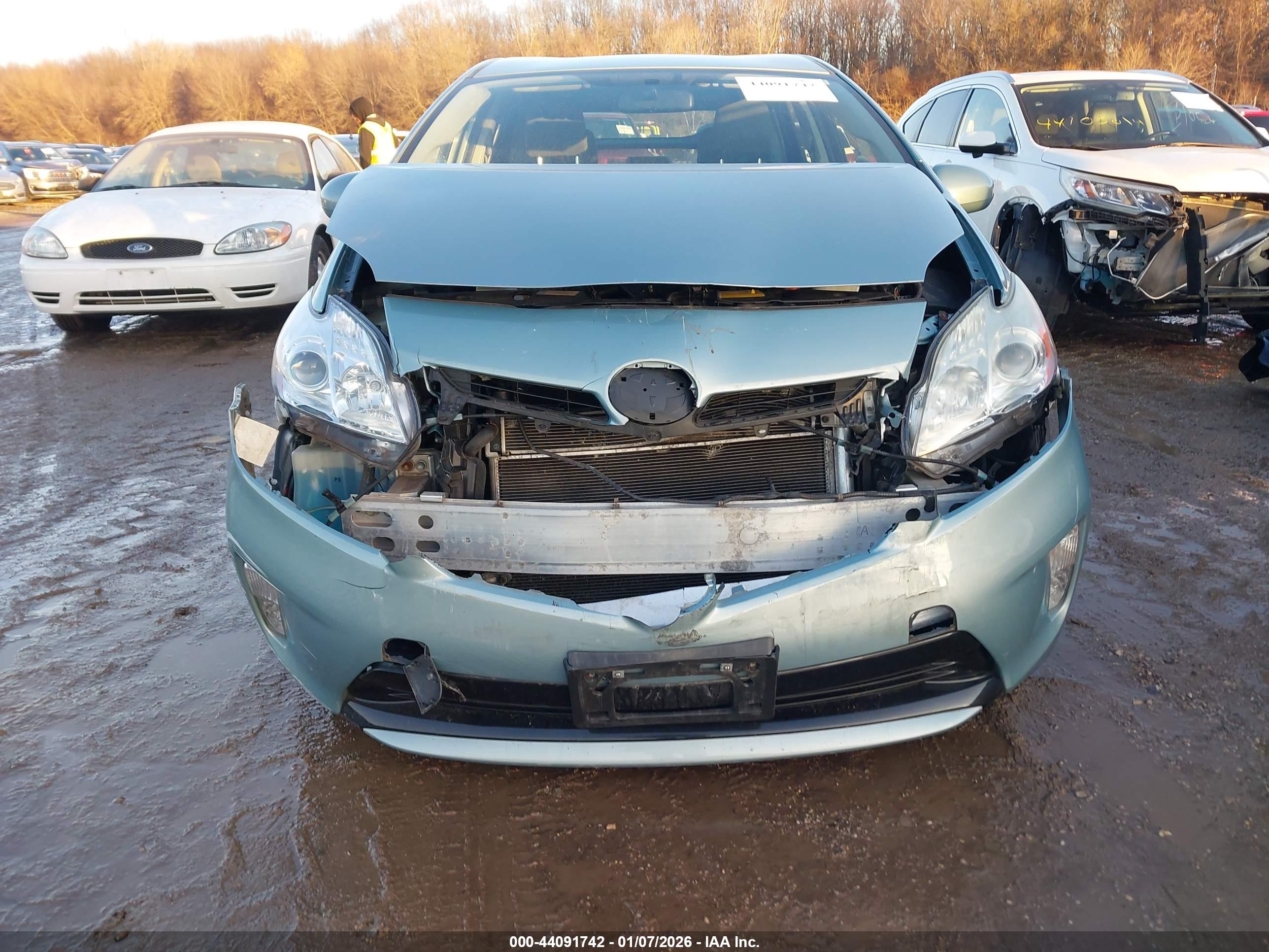TOYOTA PRIUS image 6