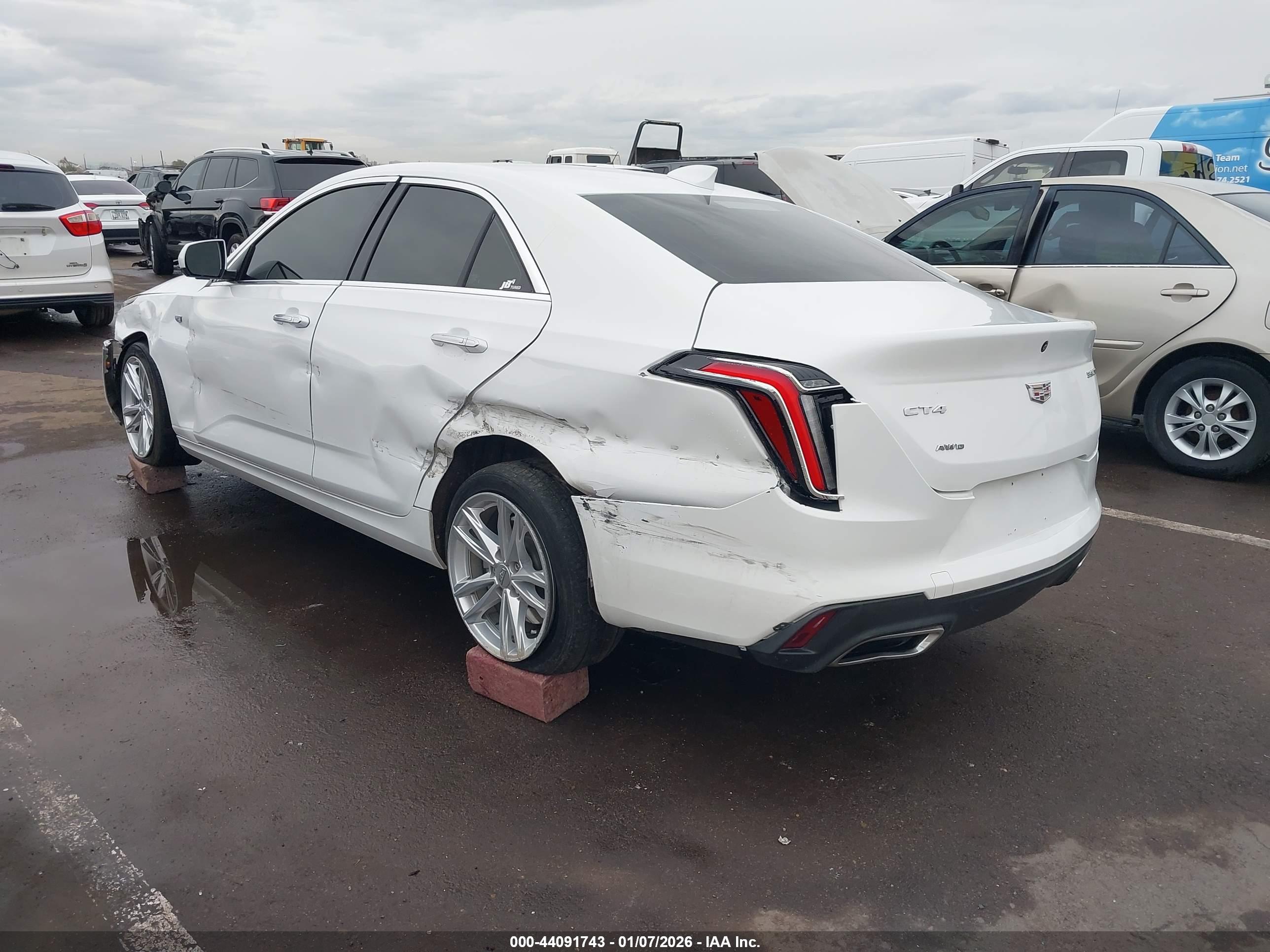 CADILLAC CT4 image 3