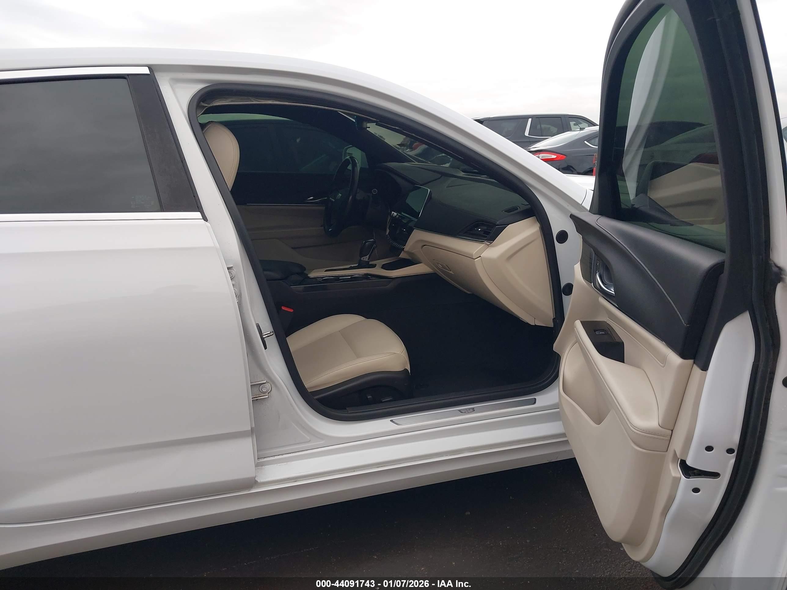 CADILLAC CT4 image 5