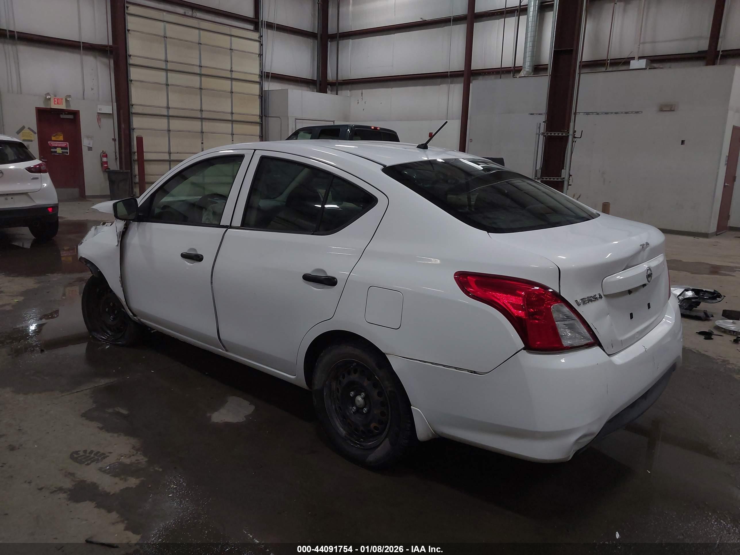NISSAN VERSA image 3