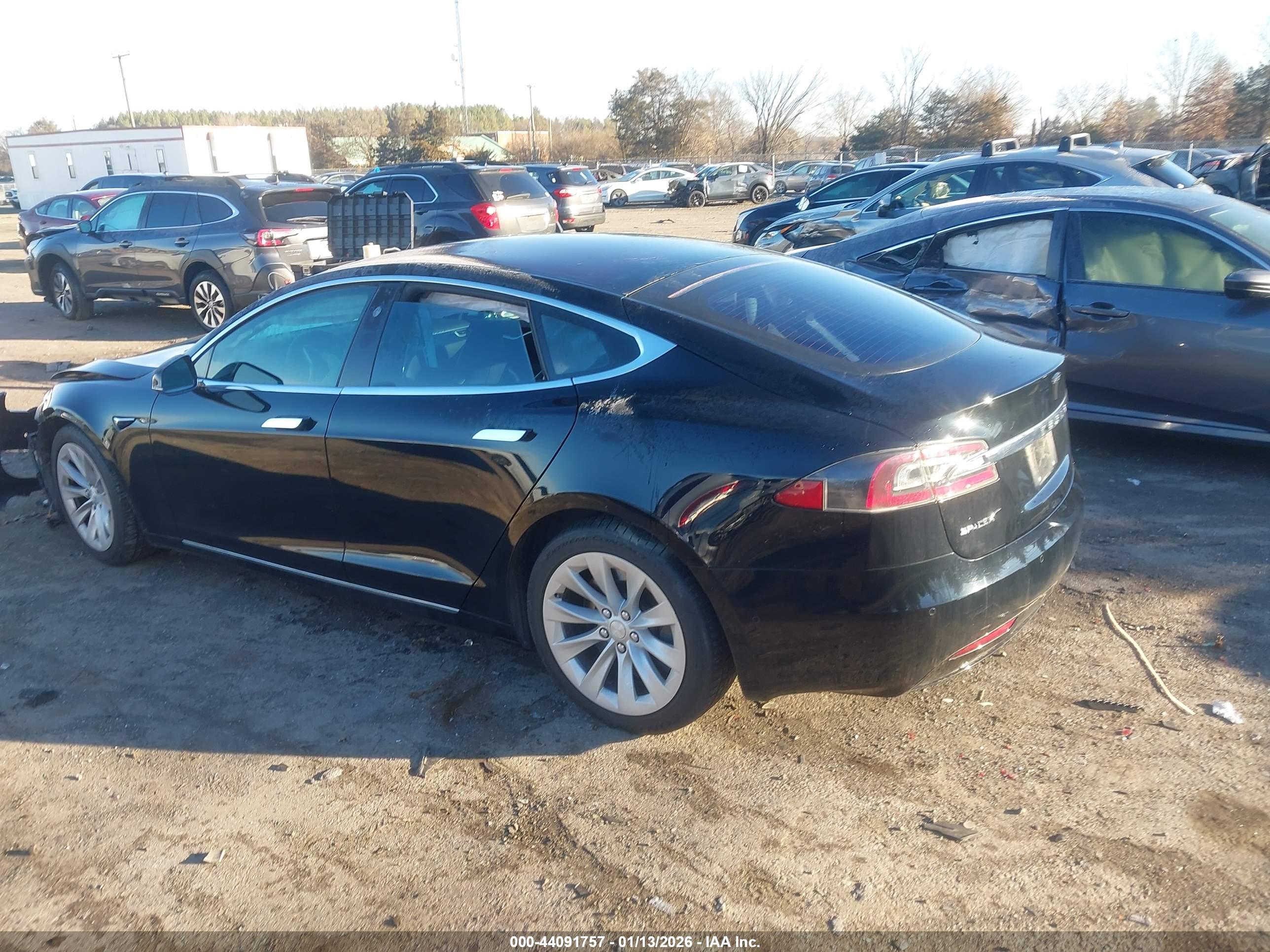 TESLA MODEL image 3