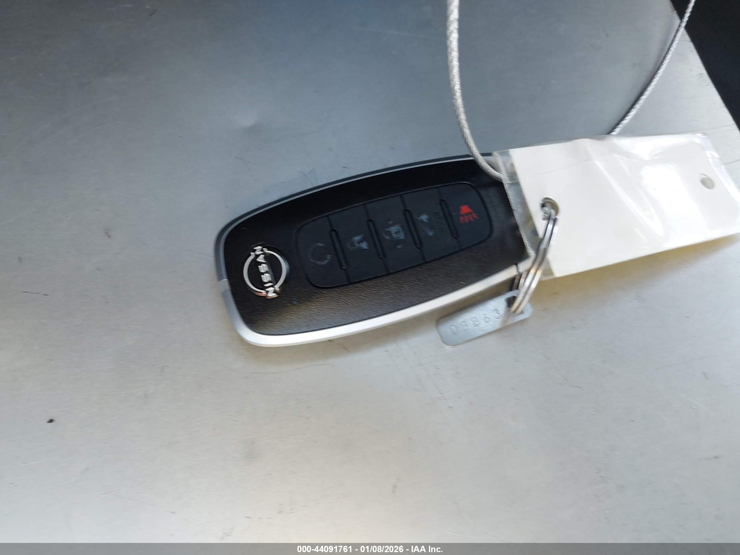 NISSAN ROGUE image 11
