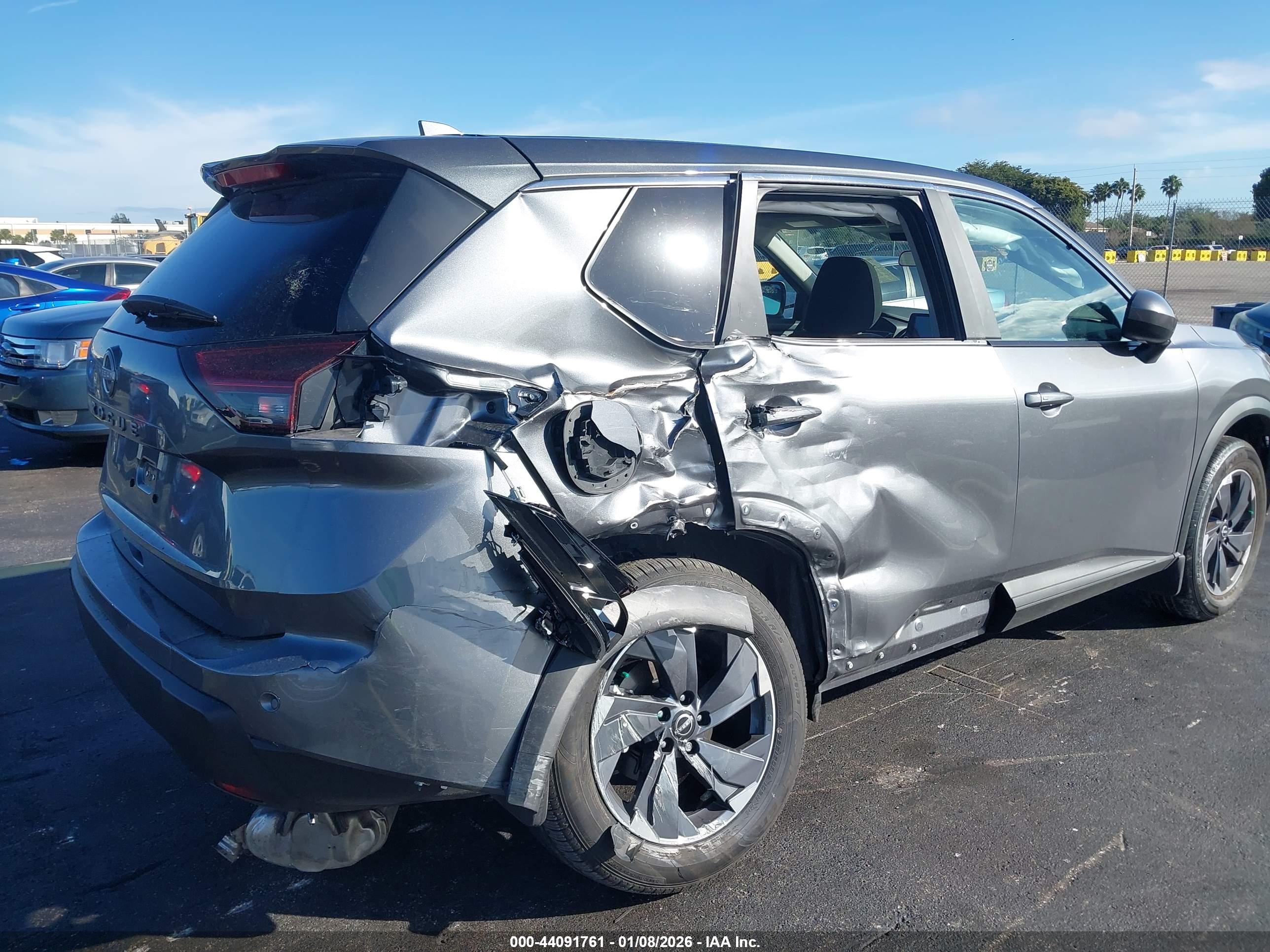 NISSAN ROGUE image 6