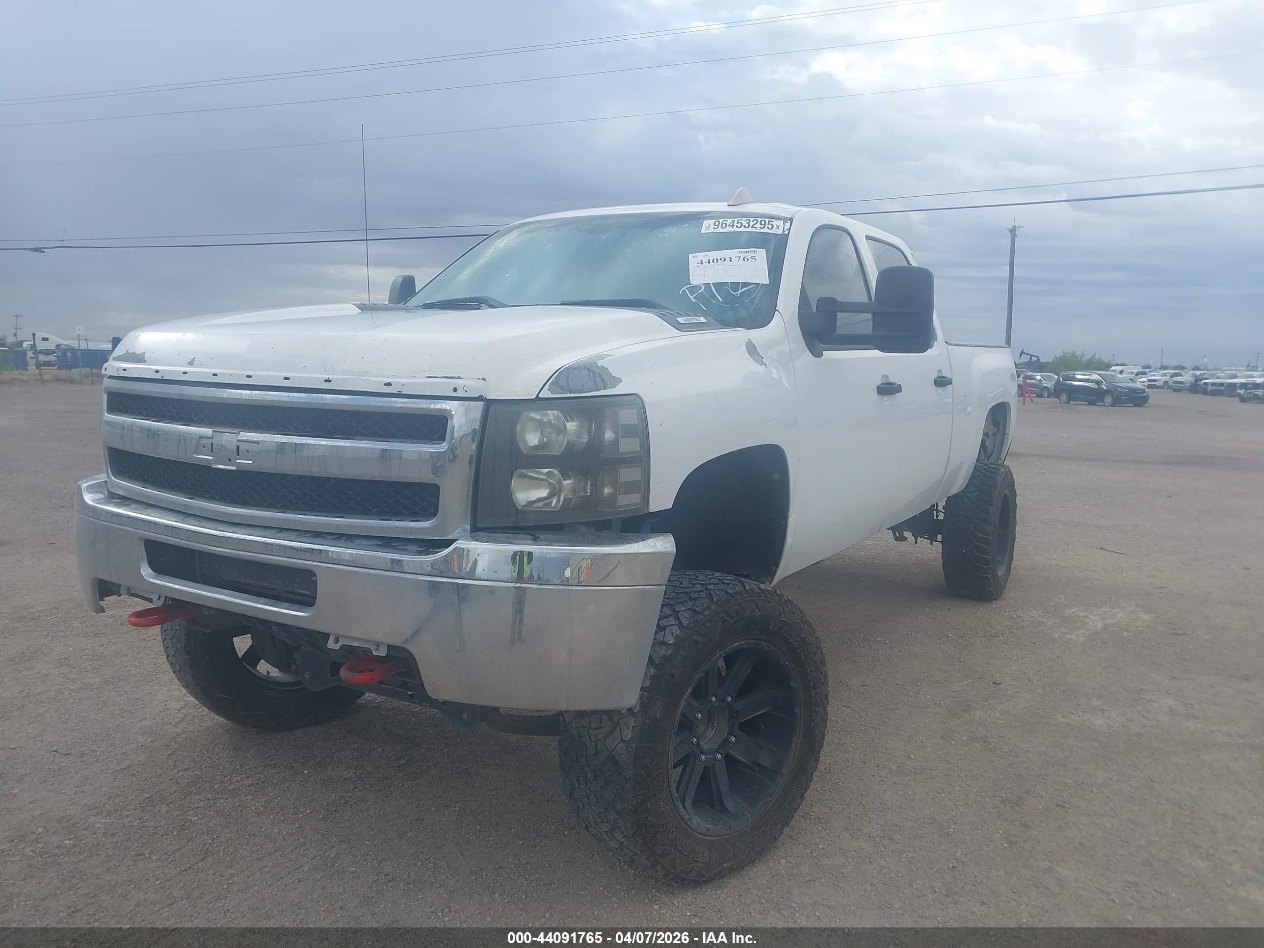 CHEVROLET SILVERADO image 2