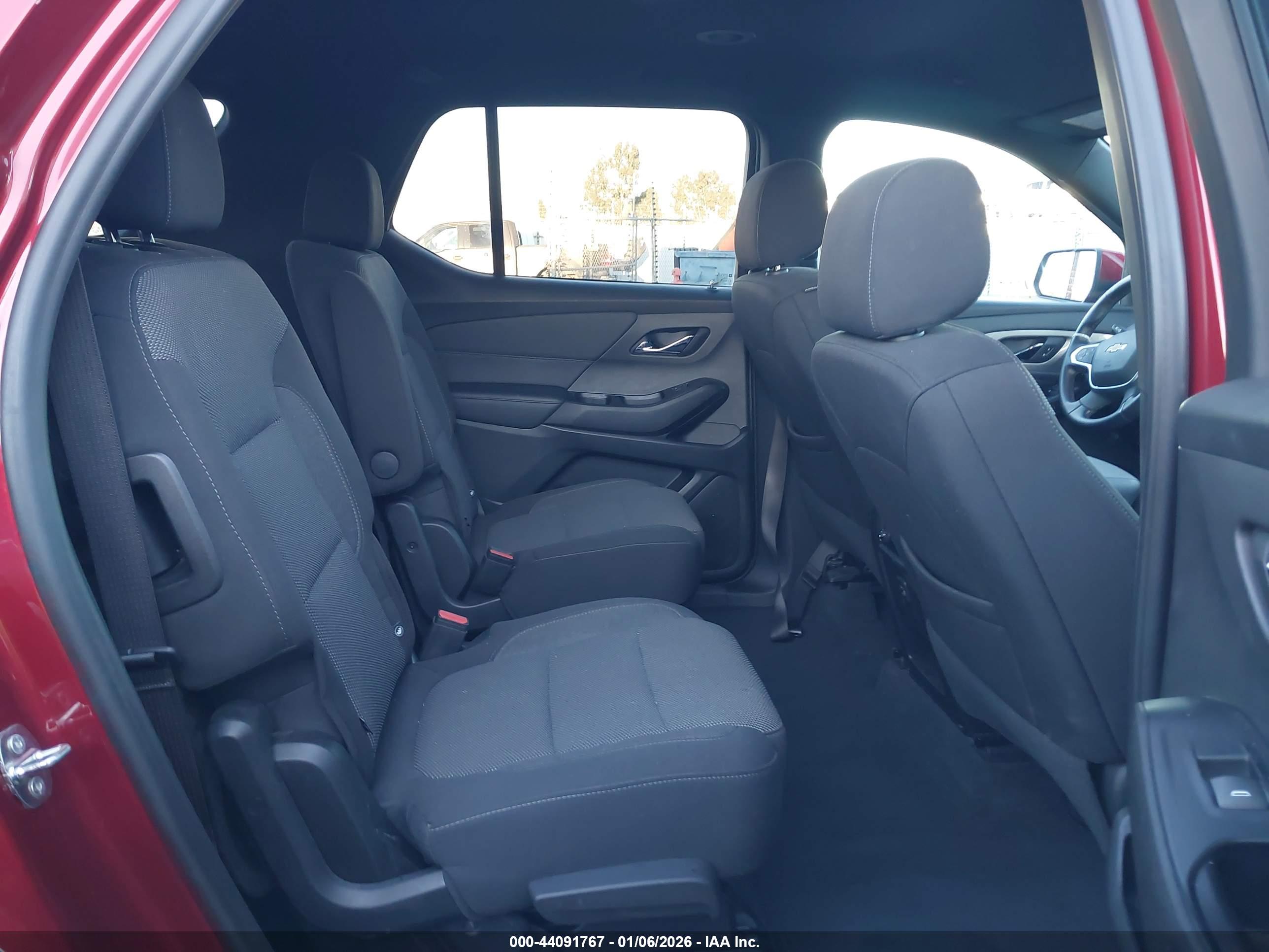 CHEVROLET TRAVERSE image 8