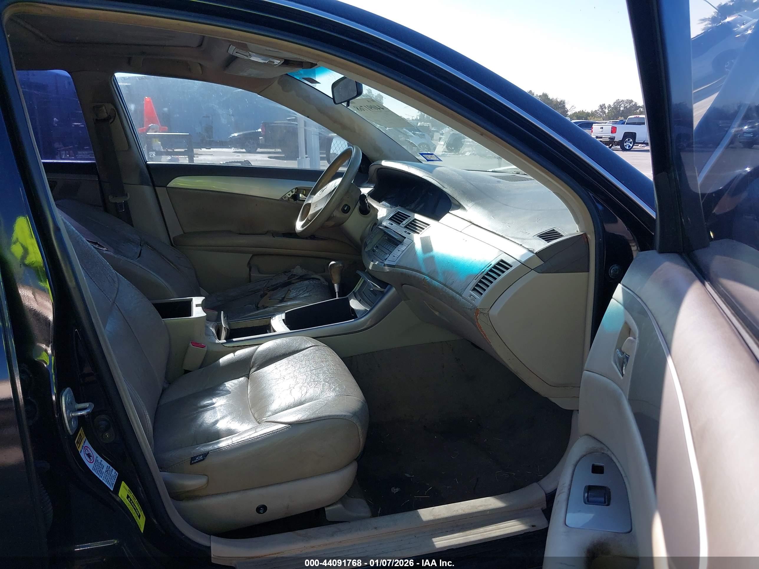 TOYOTA AVALON image 5