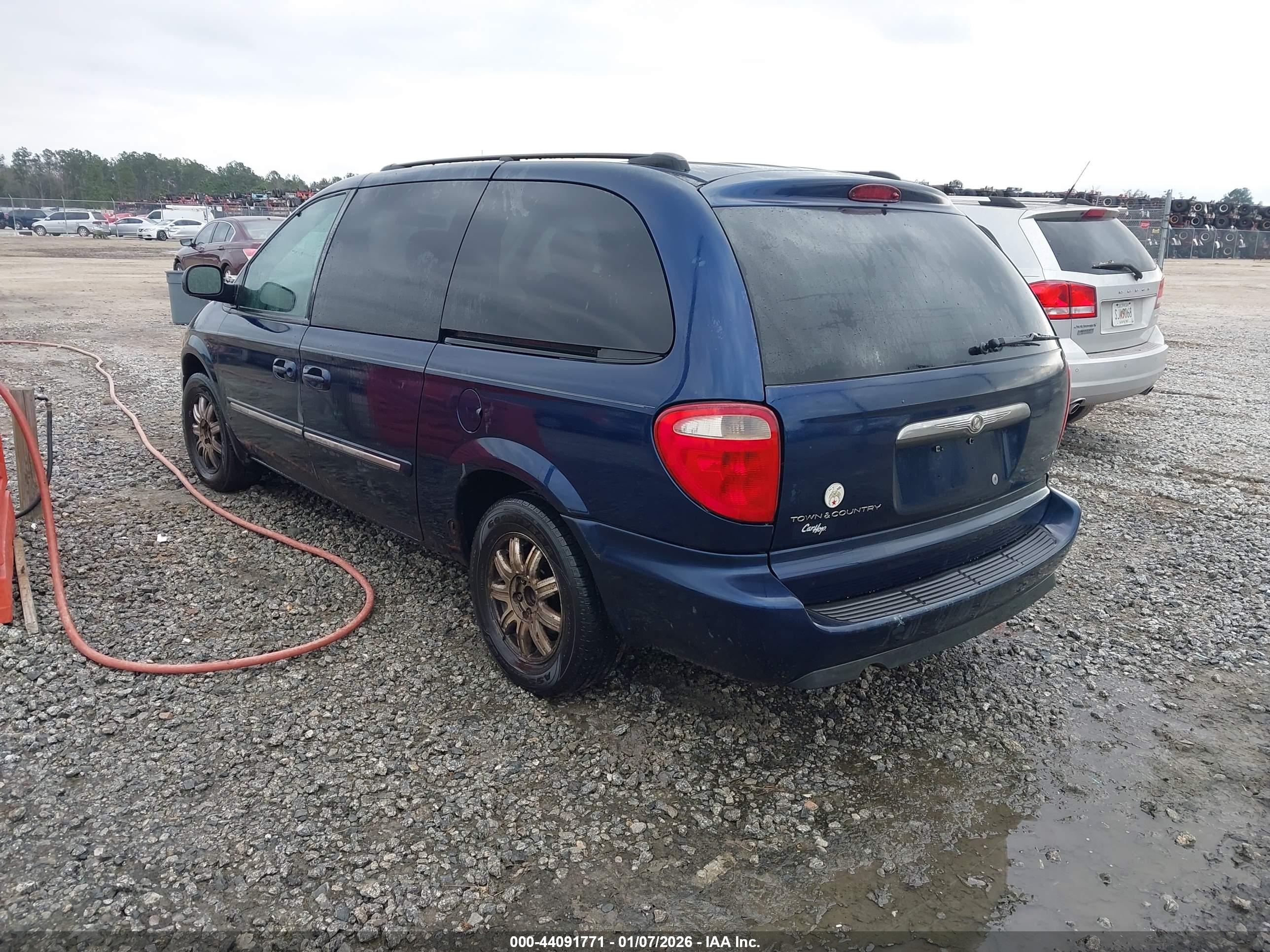 CHRYSLER TOWN image 3