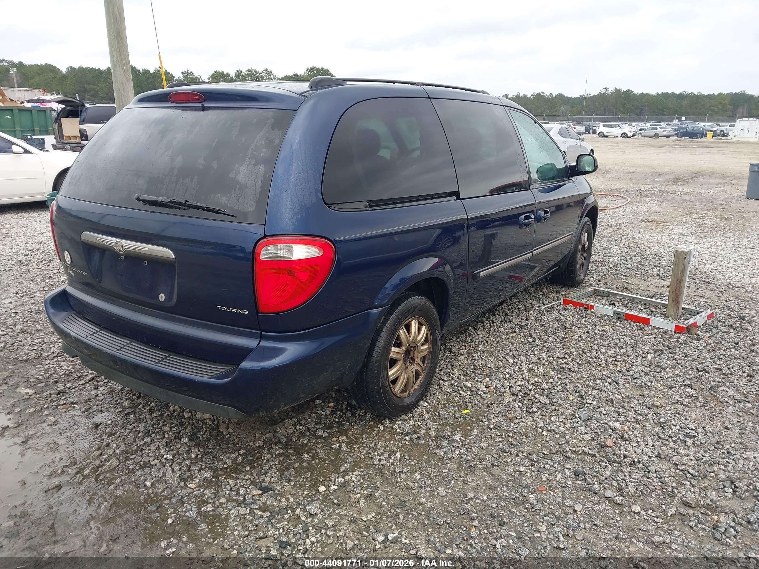 CHRYSLER TOWN image 4
