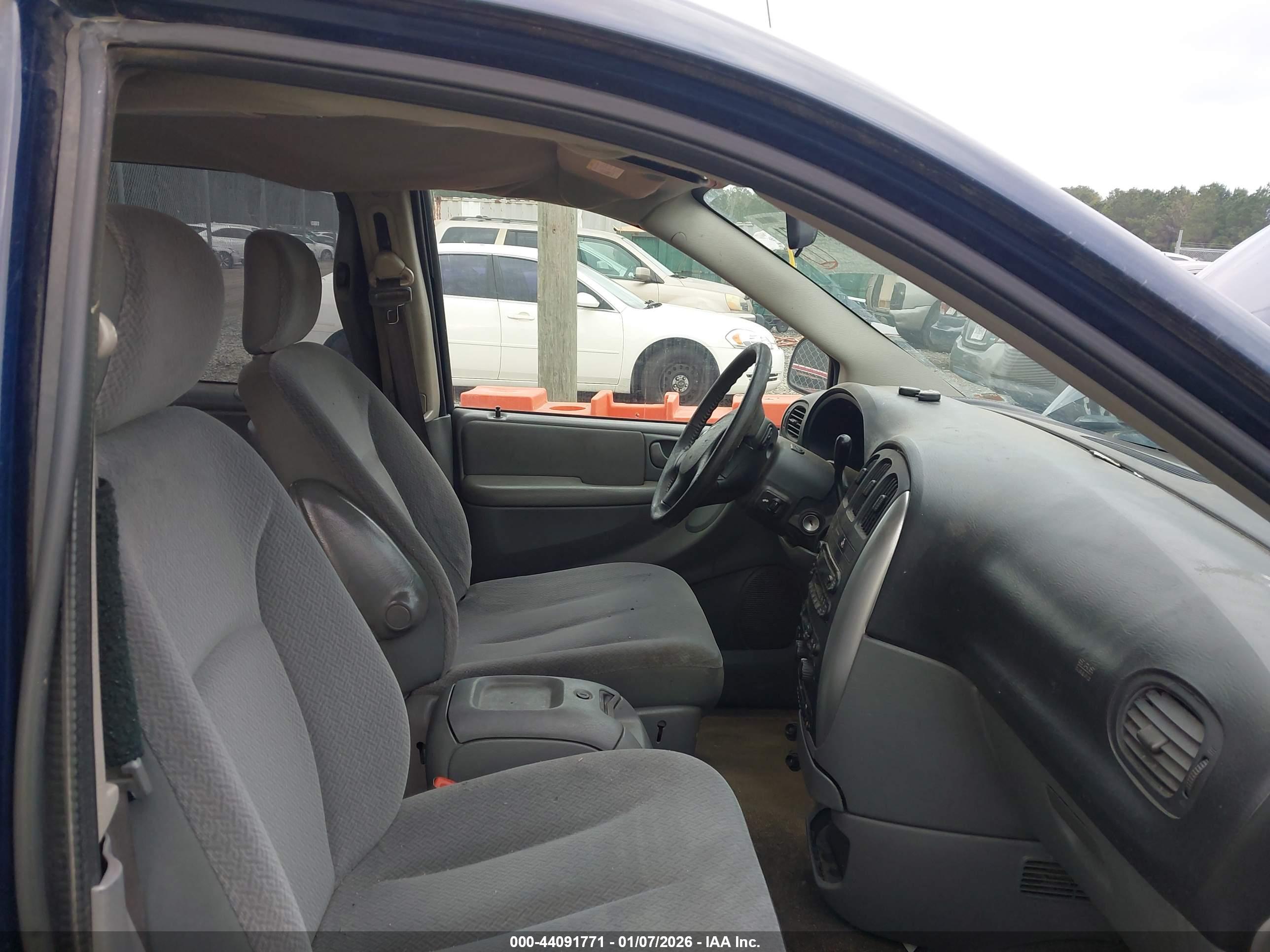 CHRYSLER TOWN image 5