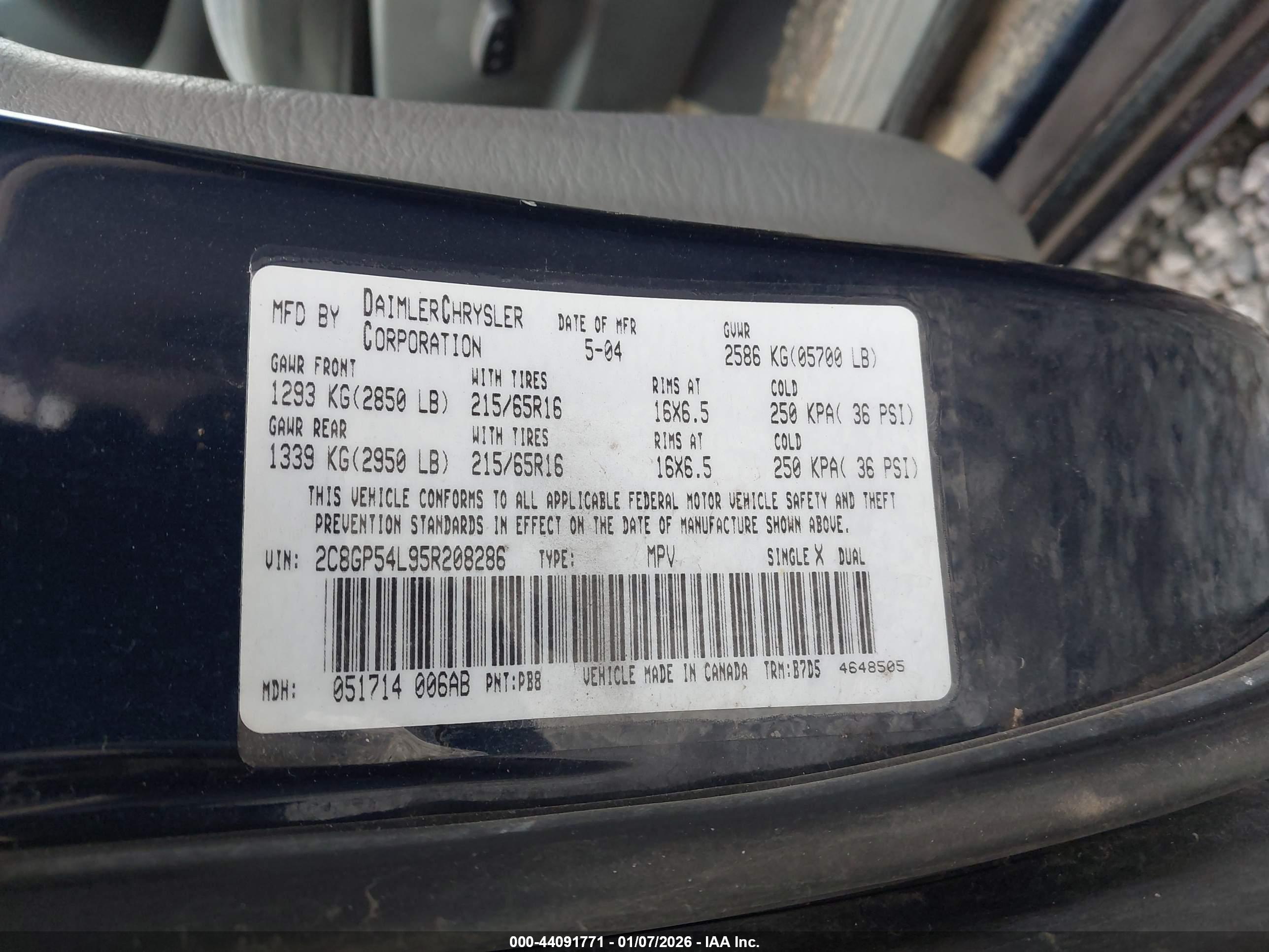 CHRYSLER TOWN image 9