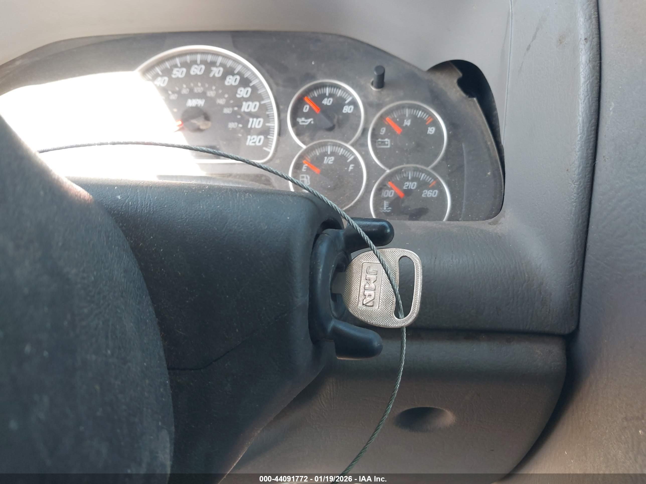 GMC ENVOY image 11
