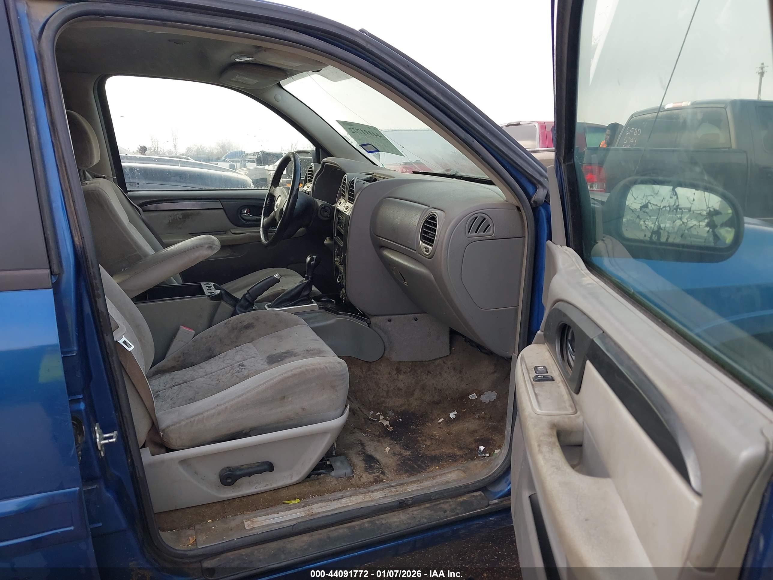 GMC ENVOY image 5