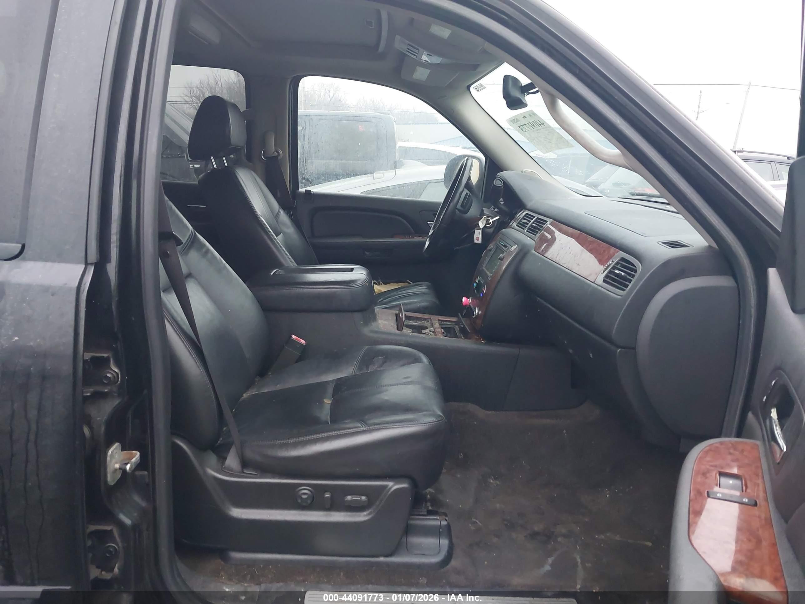CHEVROLET TAHOE image 5