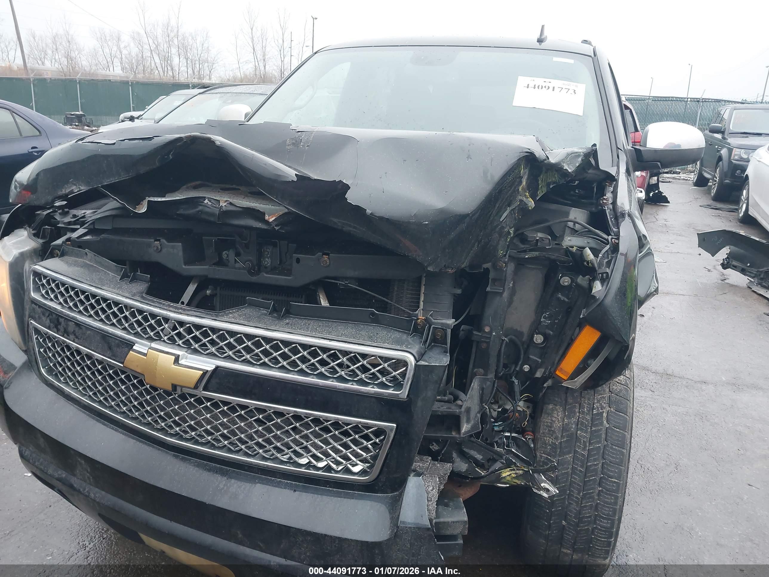 CHEVROLET TAHOE image 6