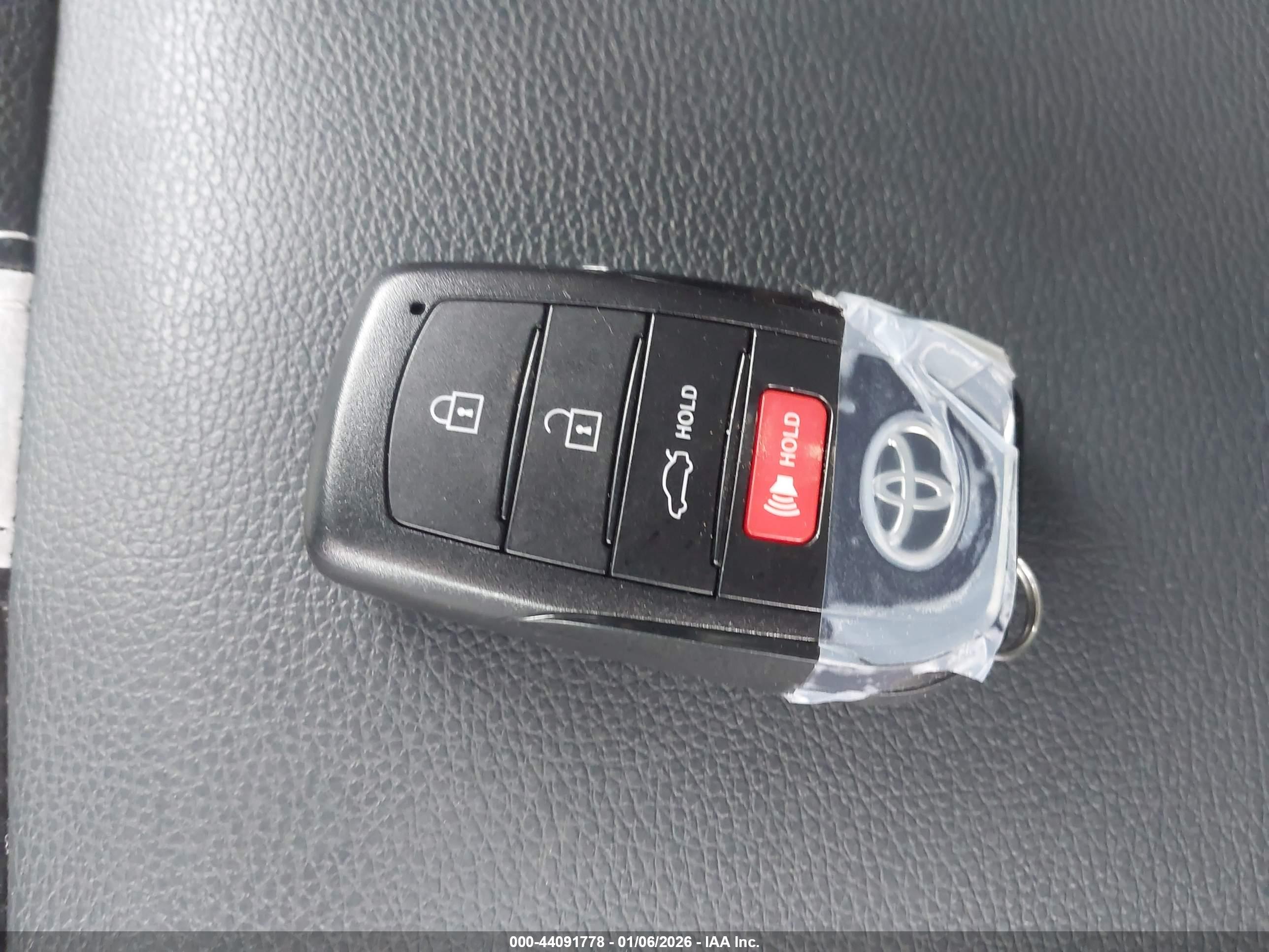 TOYOTA CAMRY image 11