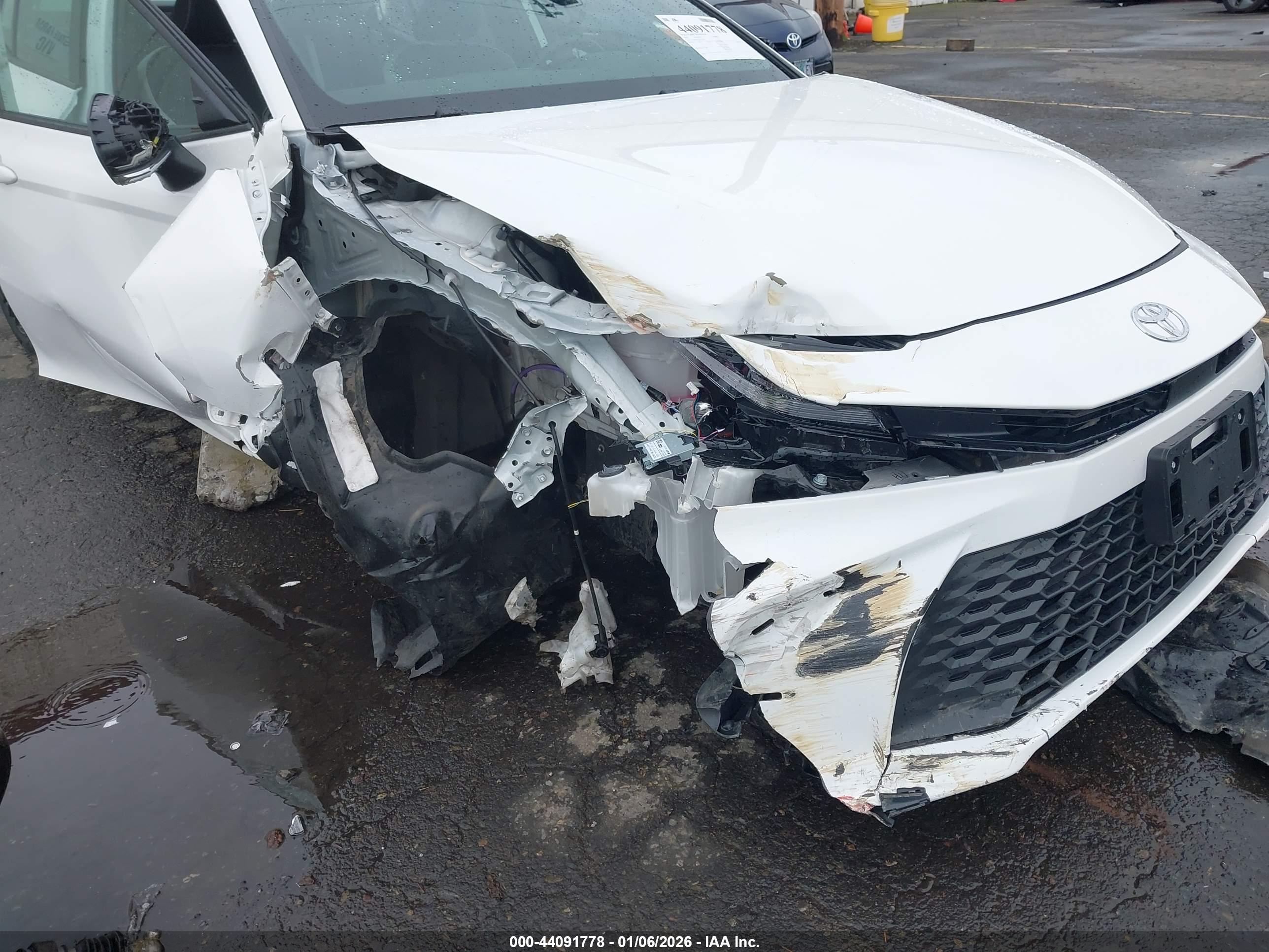 TOYOTA CAMRY image 6