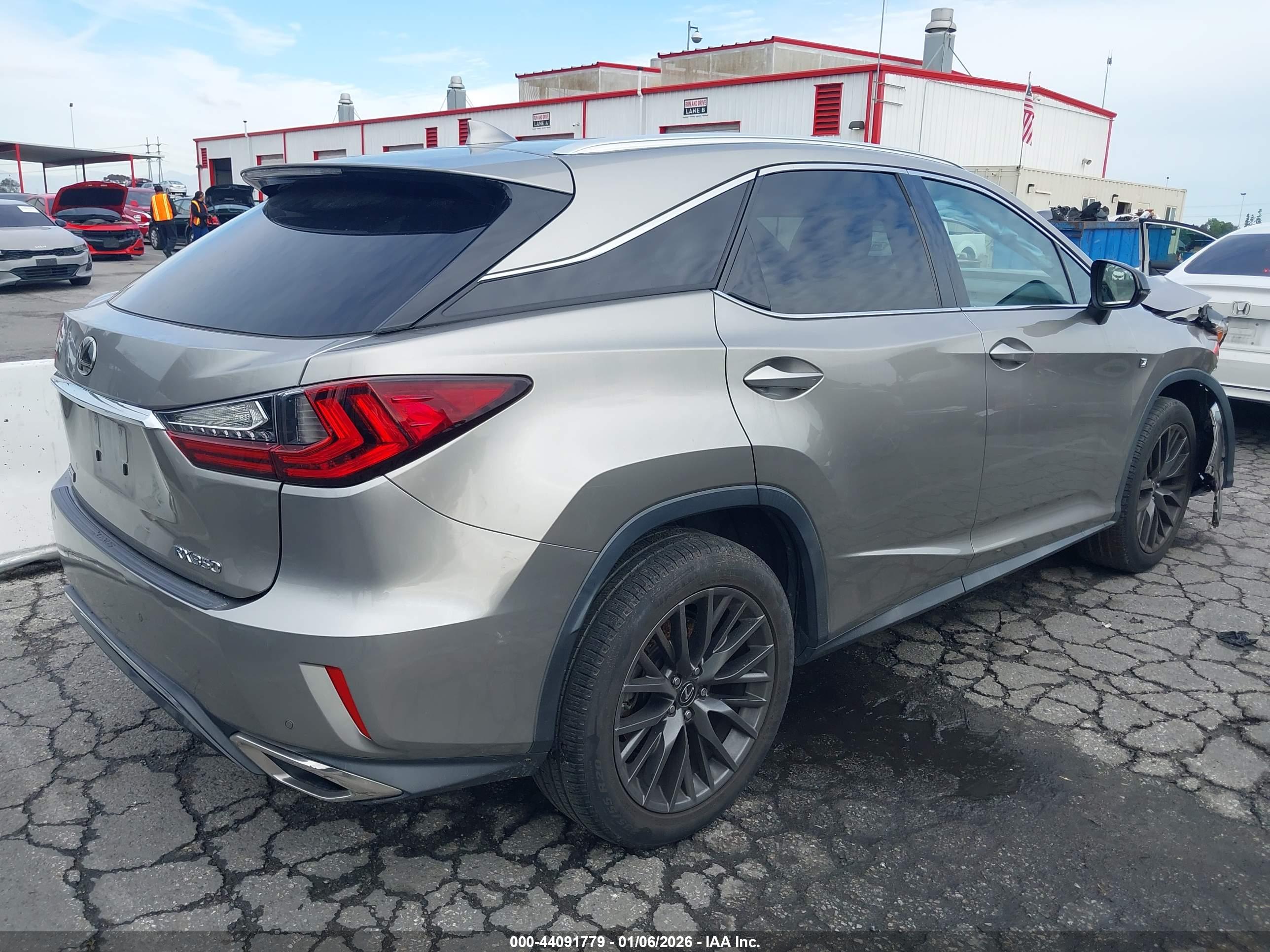 LEXUS RX image 4
