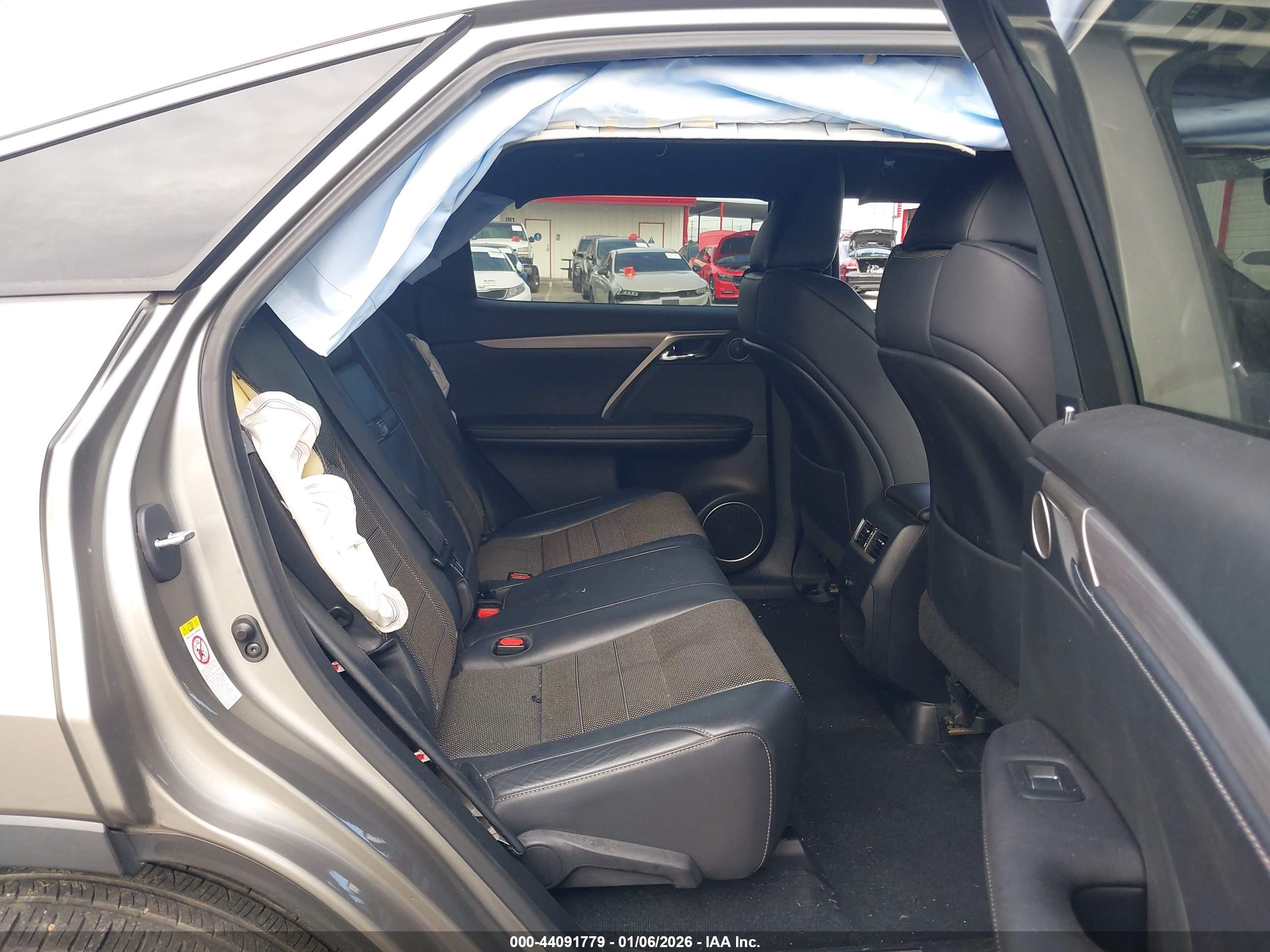 LEXUS RX image 8