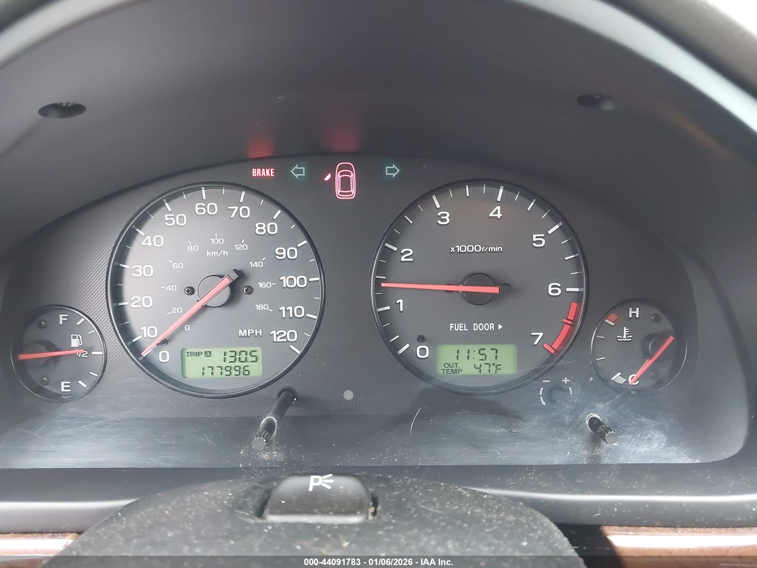 SUBARU OUTBACK image 7