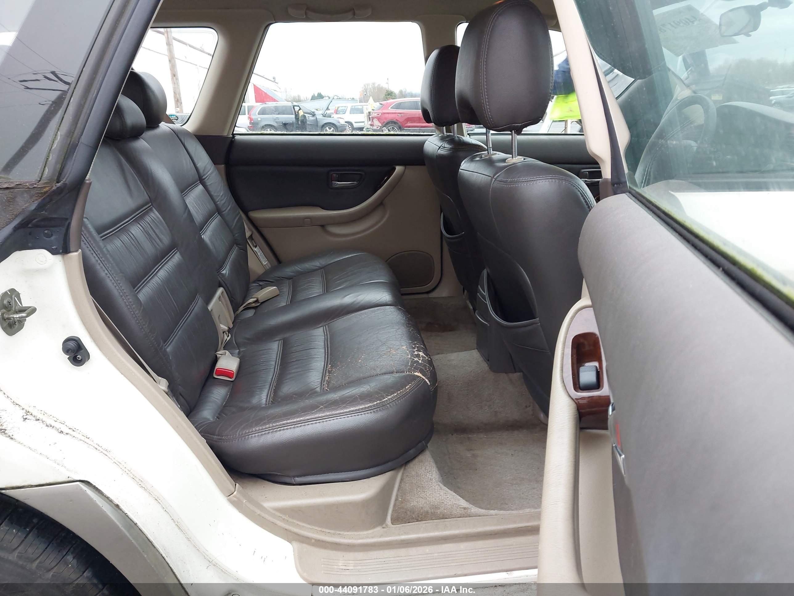 SUBARU OUTBACK image 8