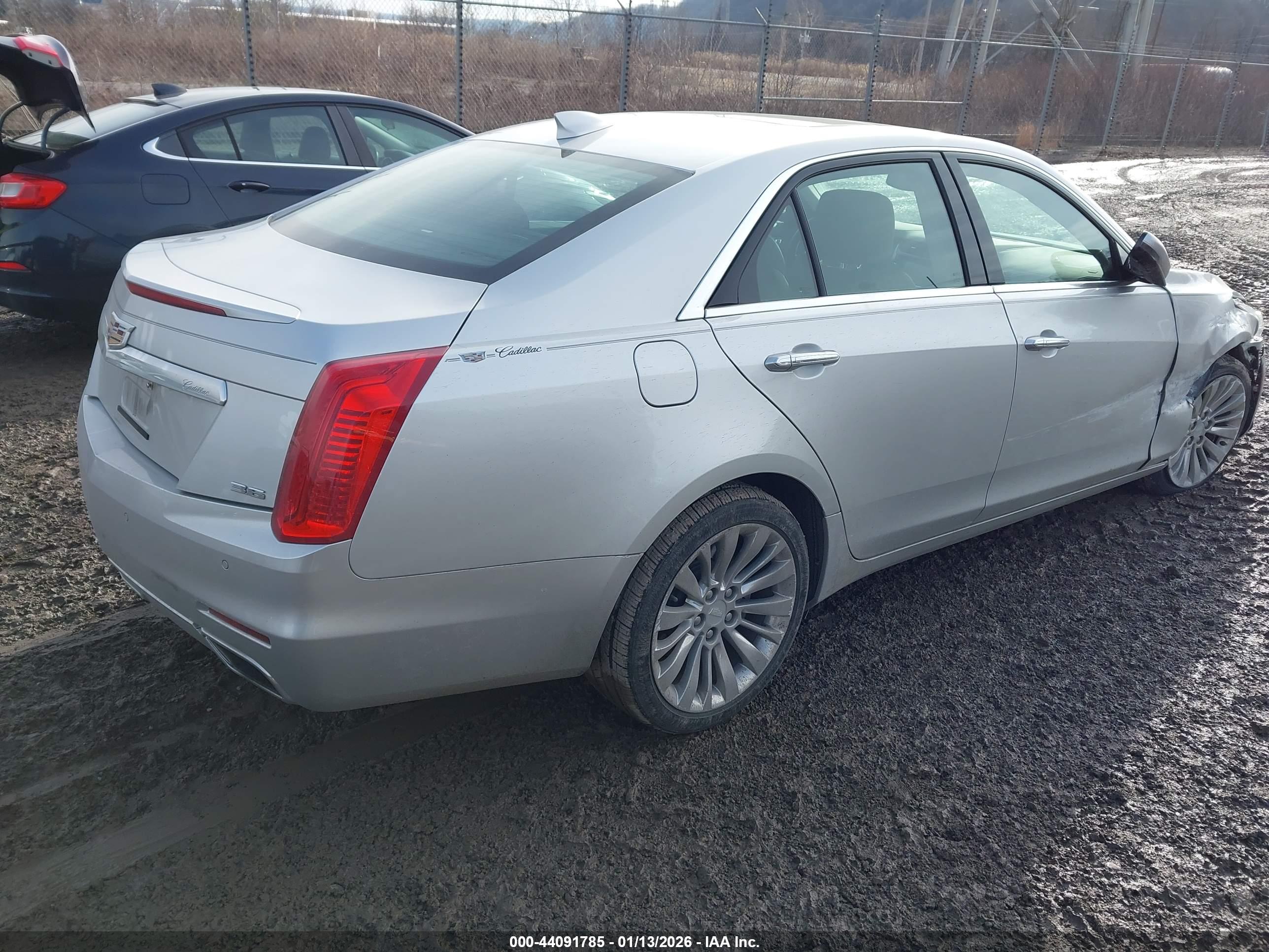 CADILLAC CTS image 4