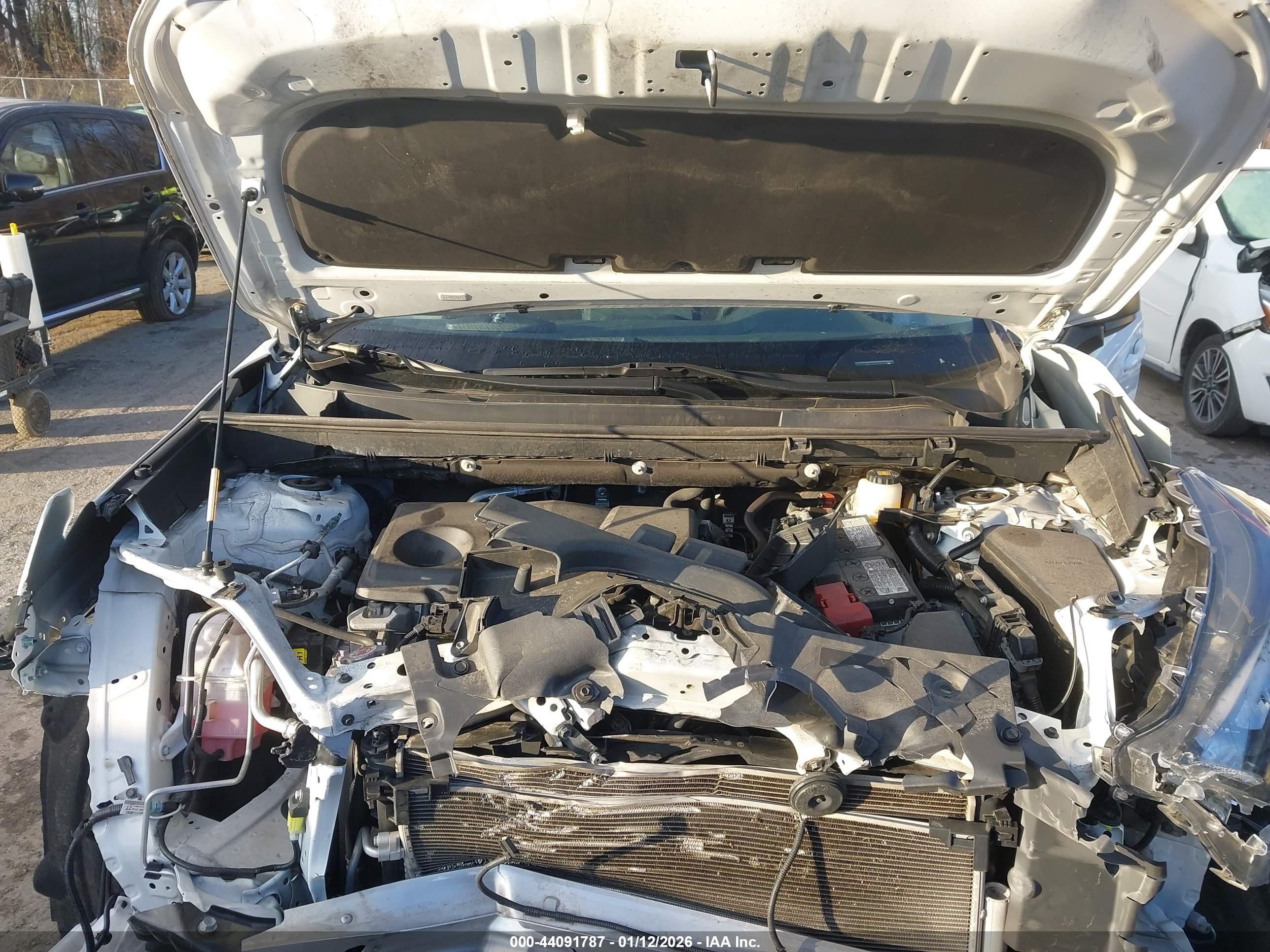 TOYOTA RAV4 image 10