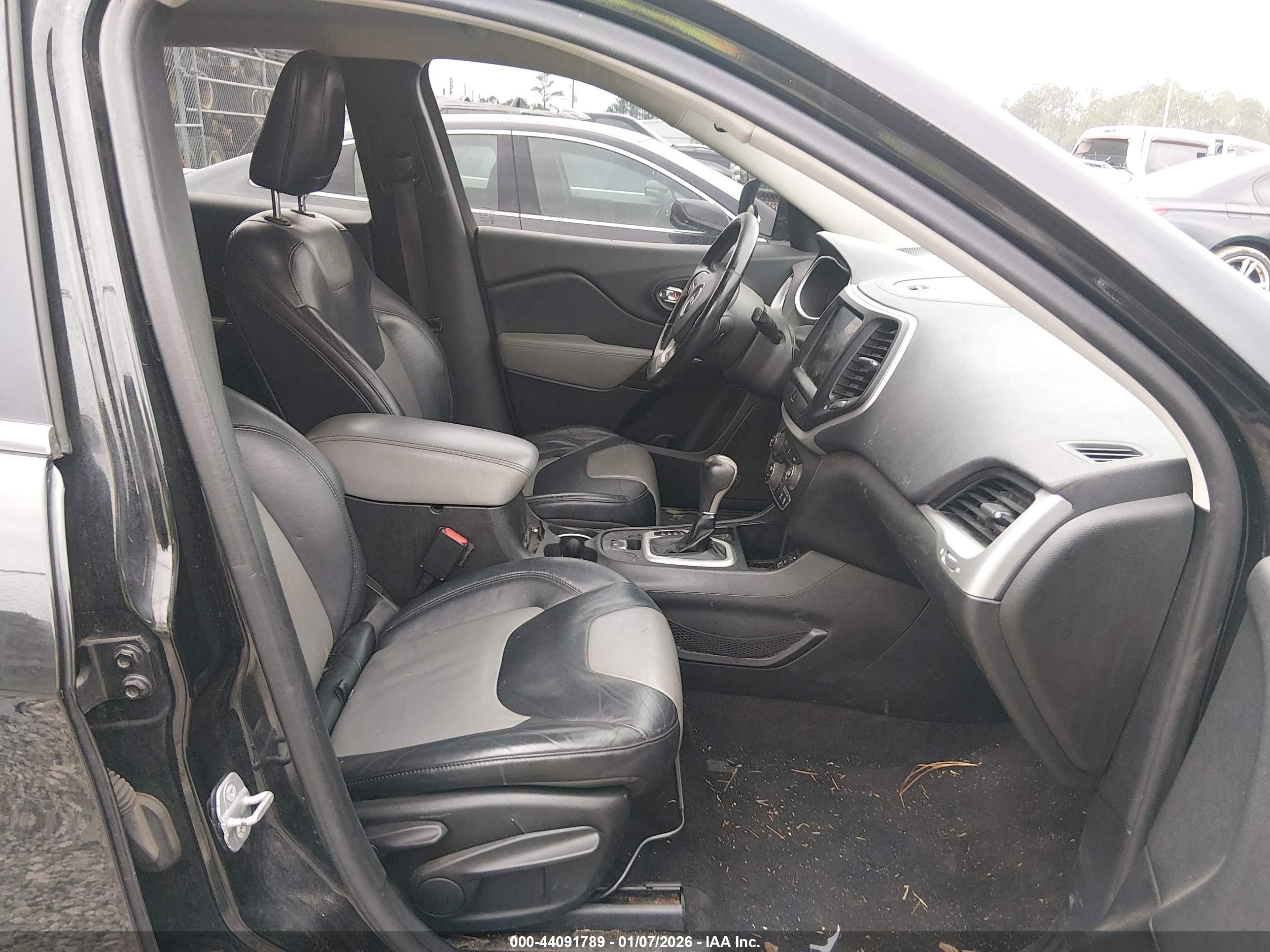 JEEP CHEROKEE image 5