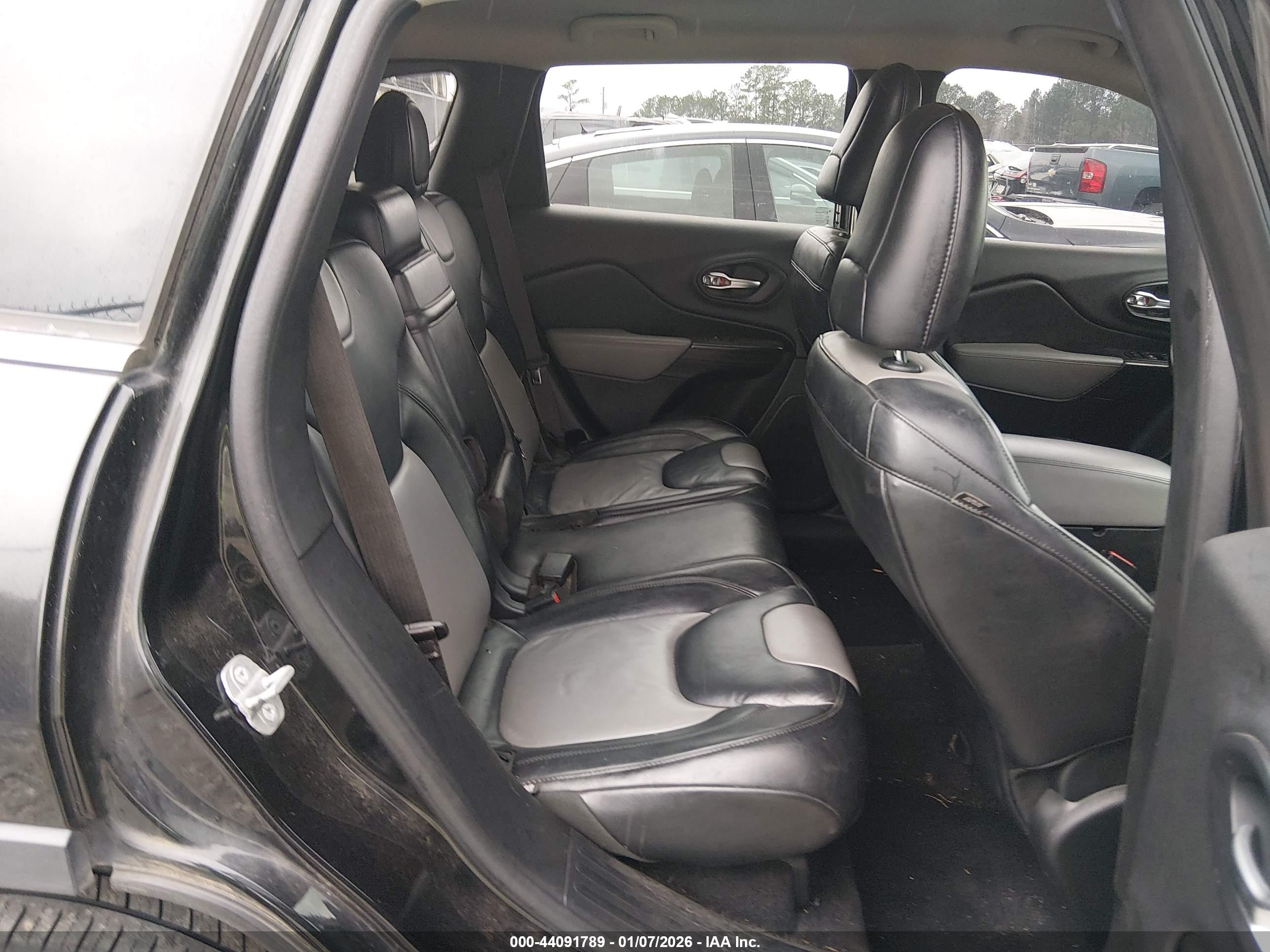 JEEP CHEROKEE image 8