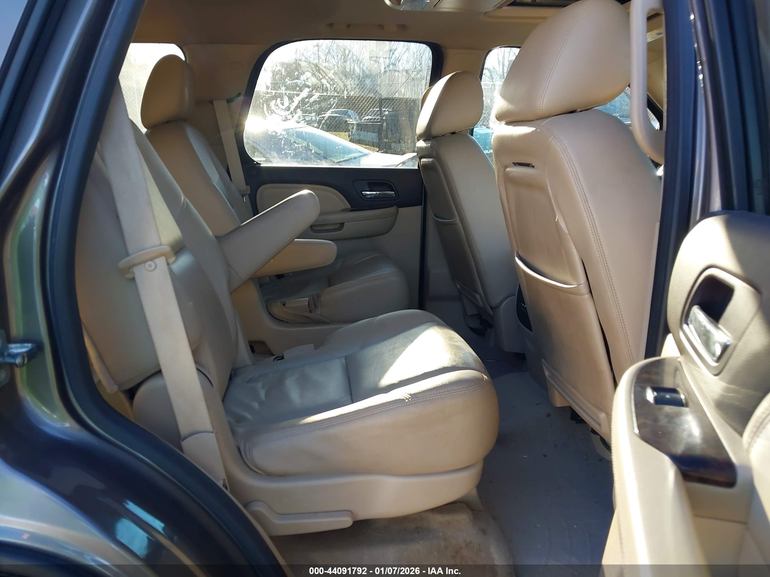 GMC YUKON image 8
