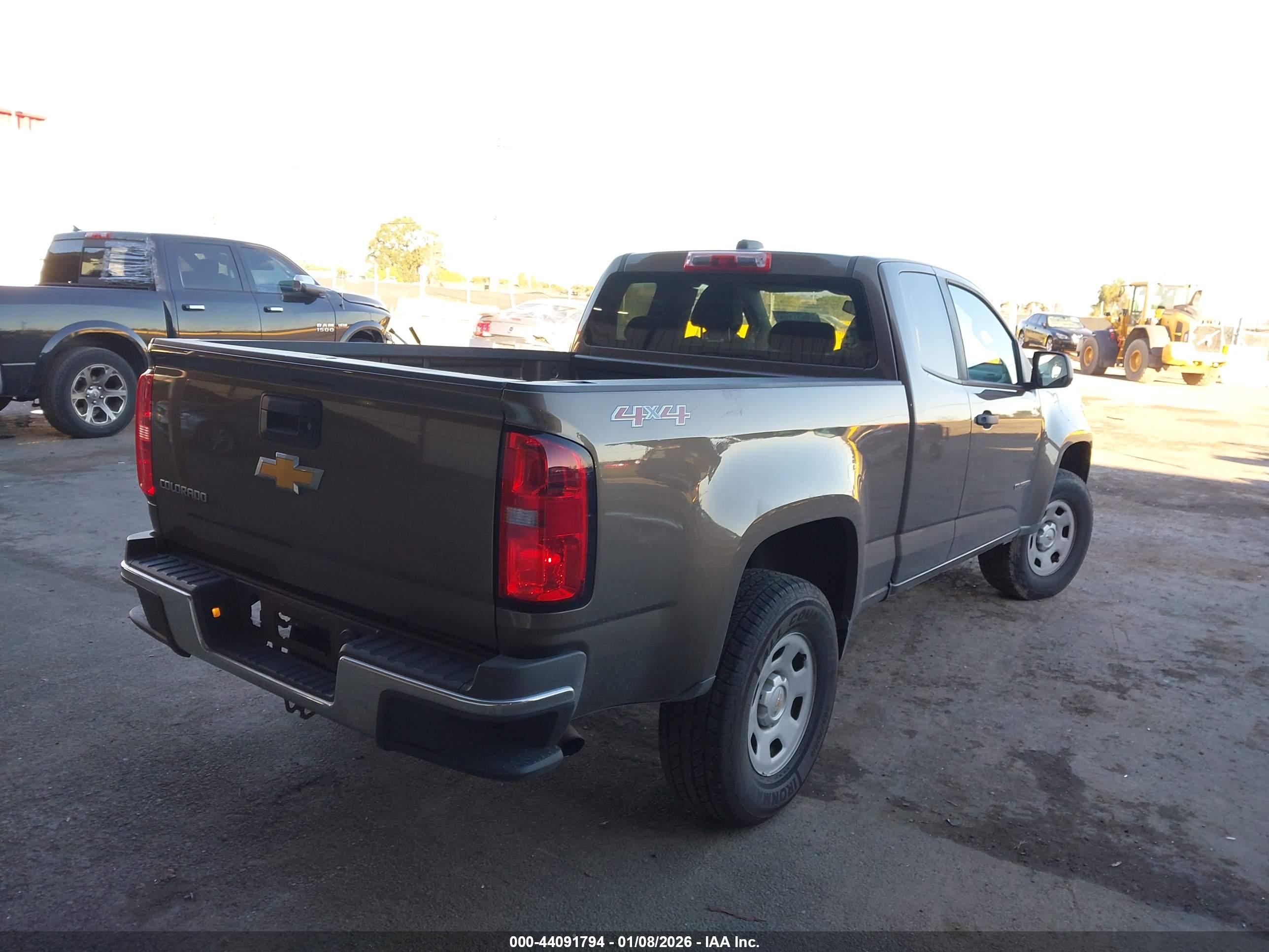 CHEVROLET COLORADO image 4