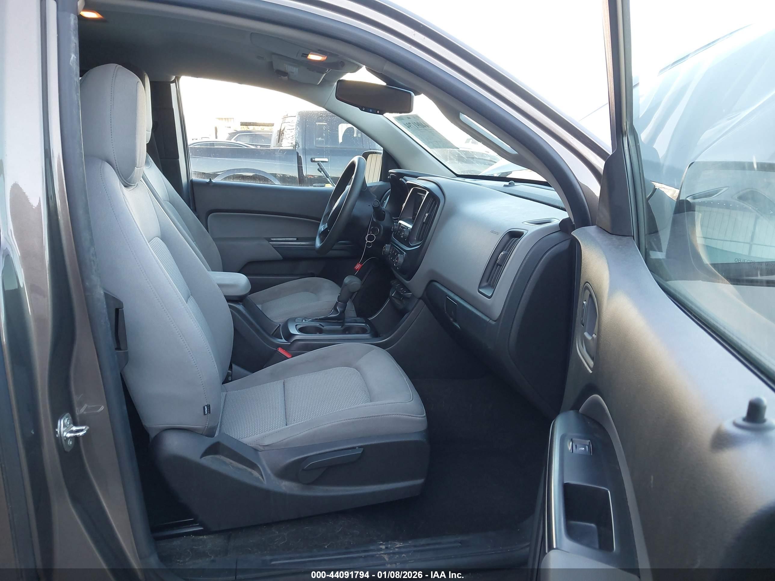 CHEVROLET COLORADO image 5